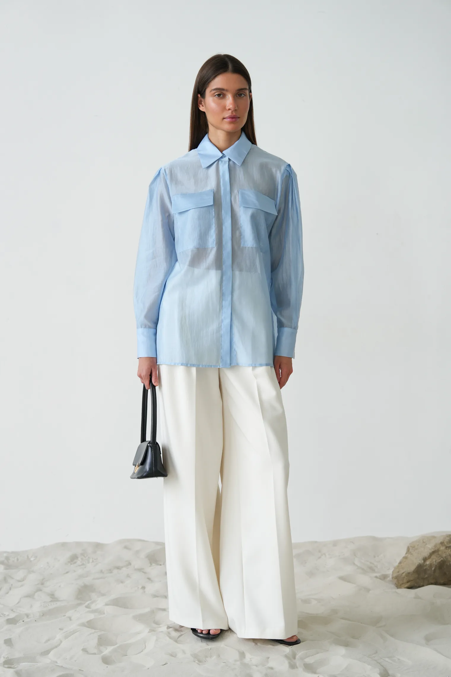 Рубашка из прозрачной ткани небесно-голубого цвета фото 3