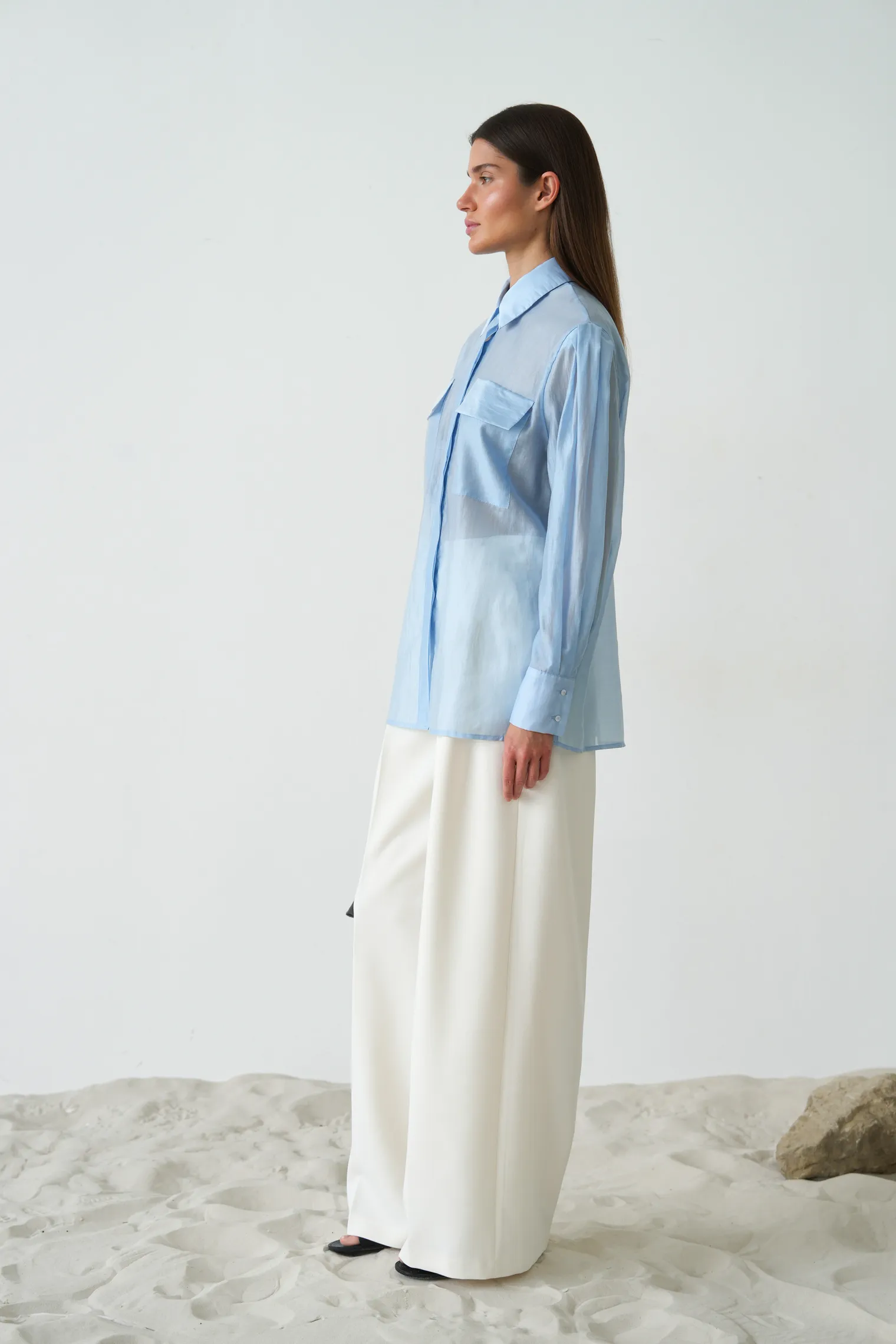 Рубашка из прозрачной ткани небесно-голубого цвета фото 5
