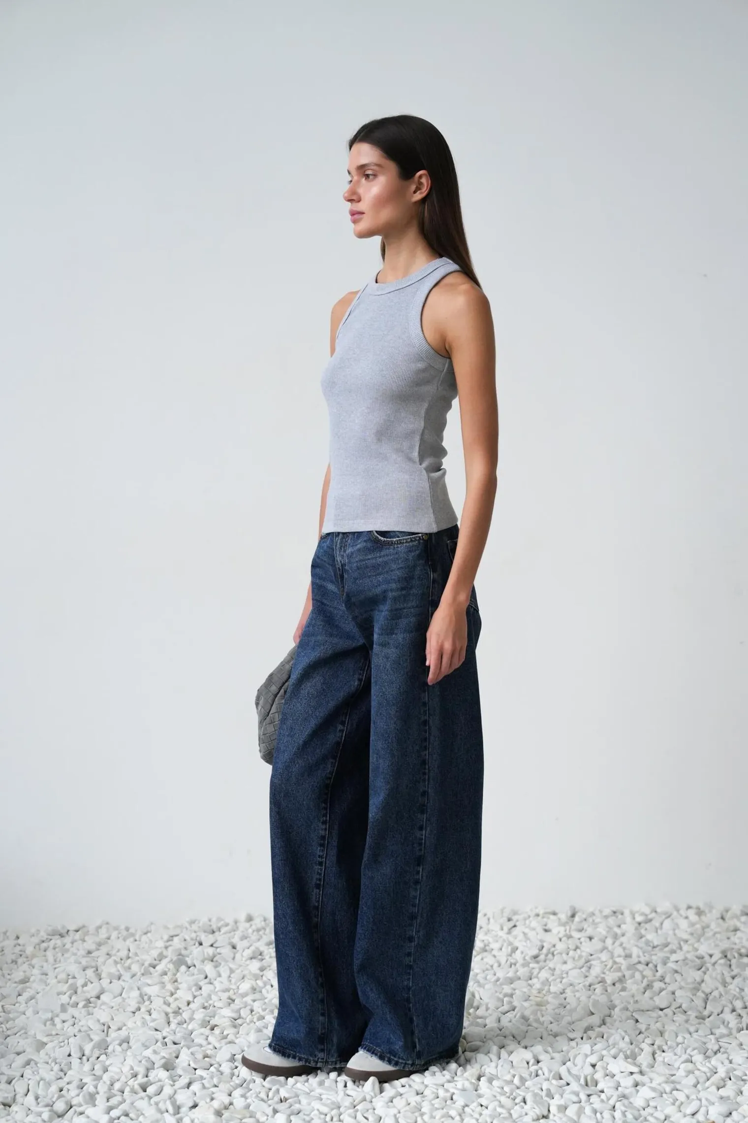 Майка в рубчик цвета серый меланж фото 6