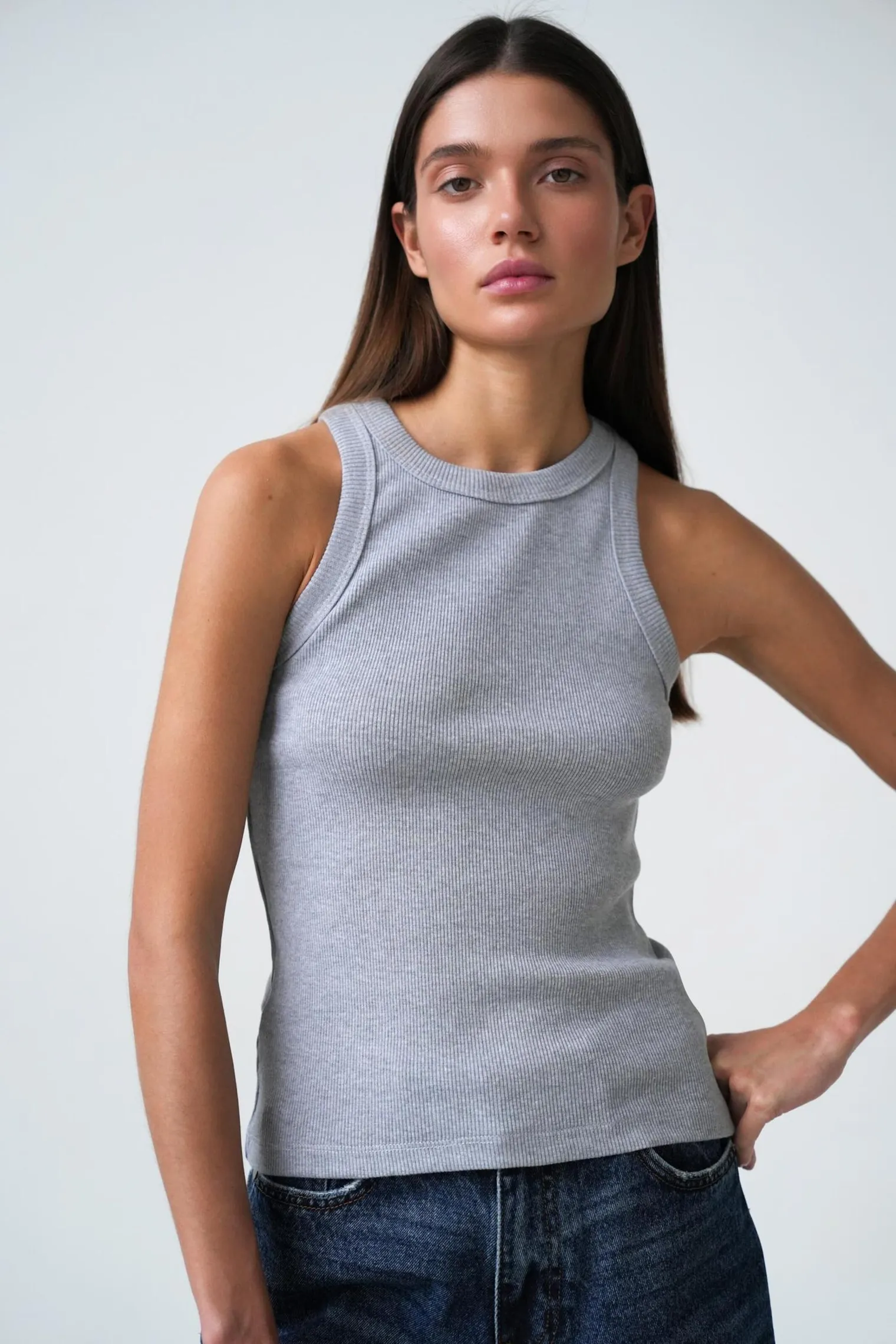 Майка в рубчик цвета серый меланж фото 5