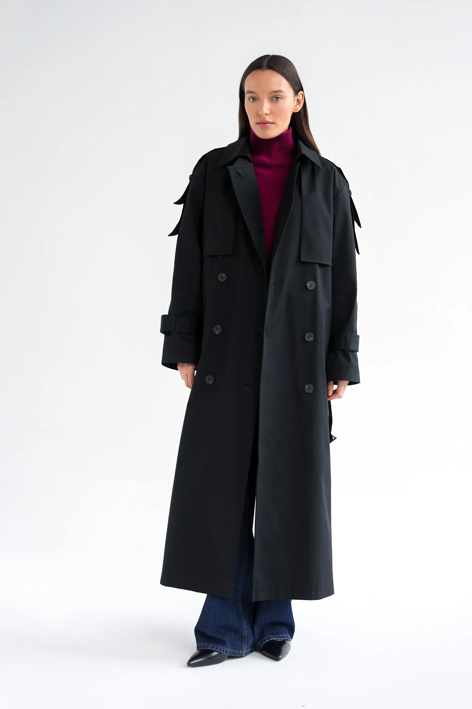 Тренч двубортный с поясом чёрного цвета фото 7