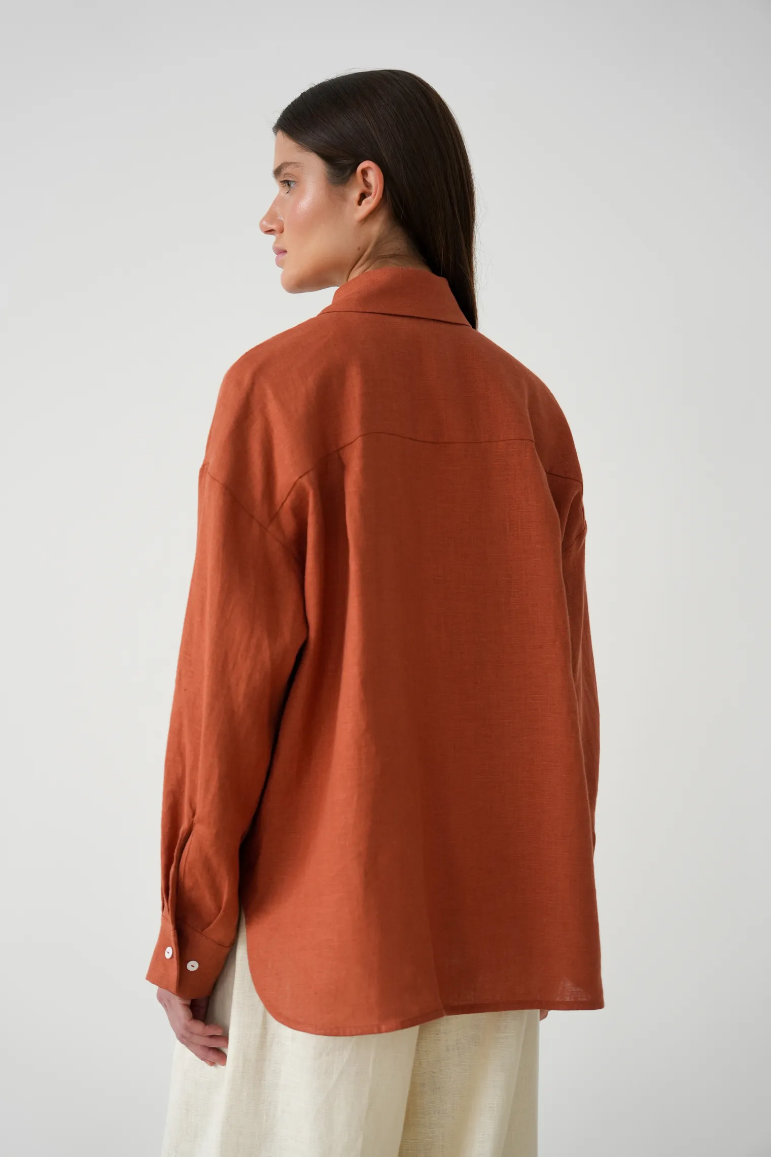 Рубашка свободного кроя изо льна терракотового цвета фото 4