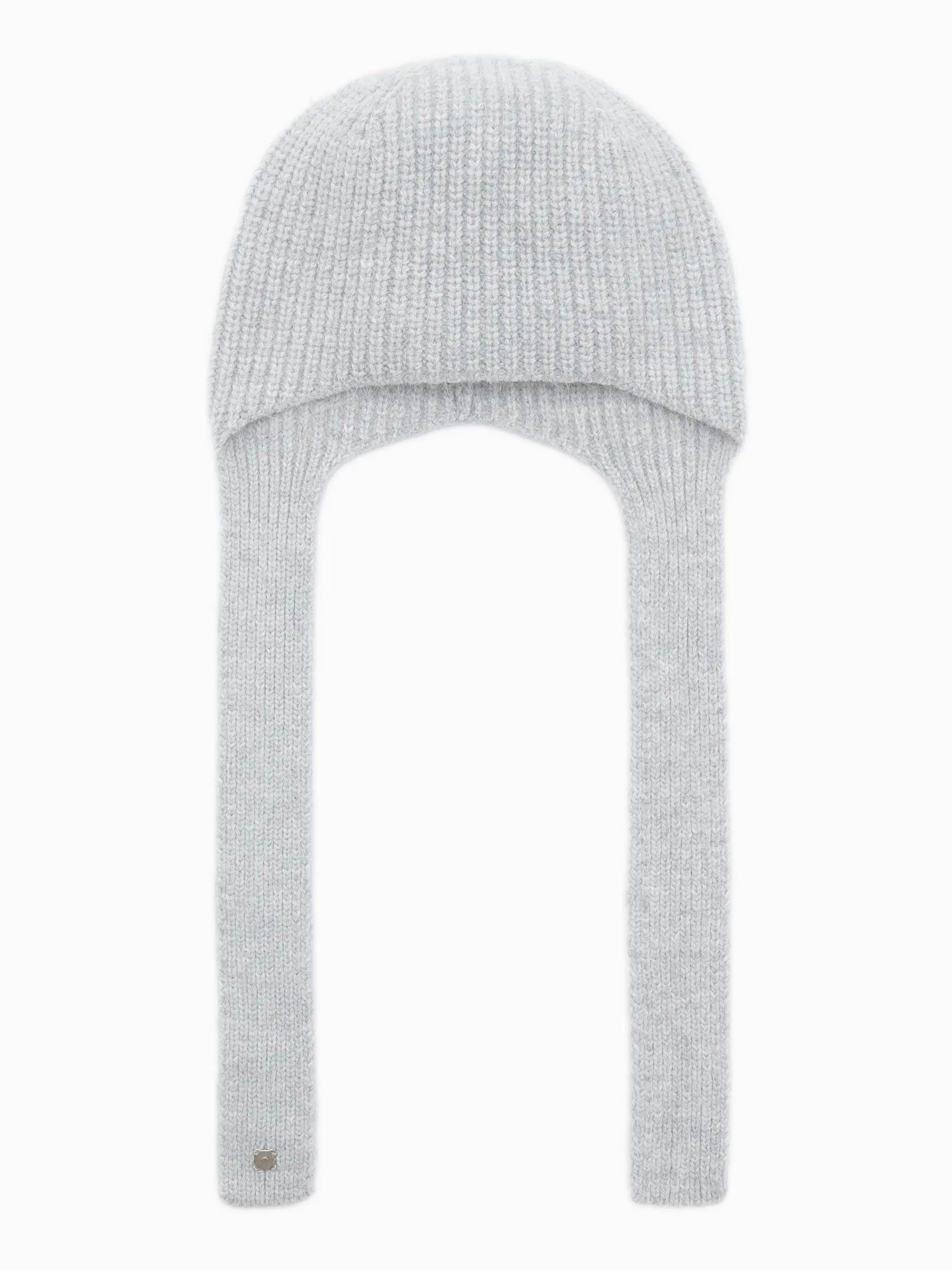 Капор крупной вязки серого цвета фото 1