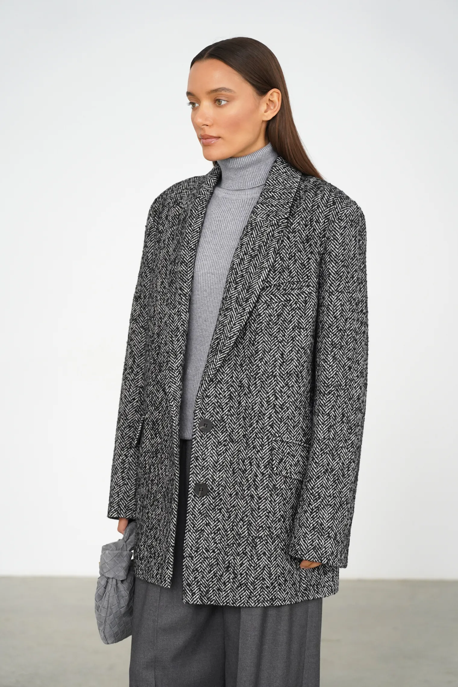 Пальто-жакет однобортное в цвете чёрный/молочный в ёлочку фото 7