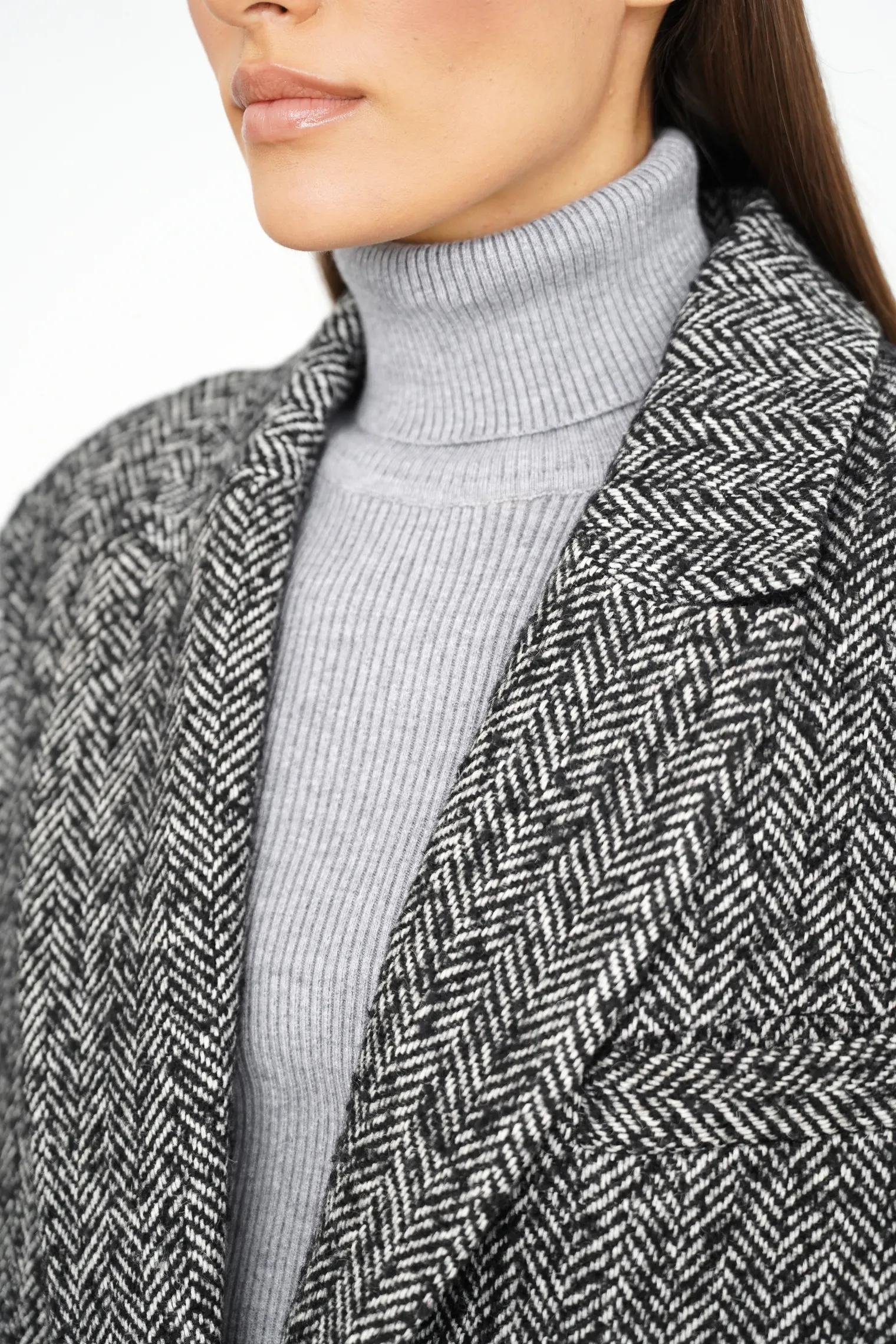 Пальто-жакет однобортное в цвете чёрный/молочный в ёлочку фото 5