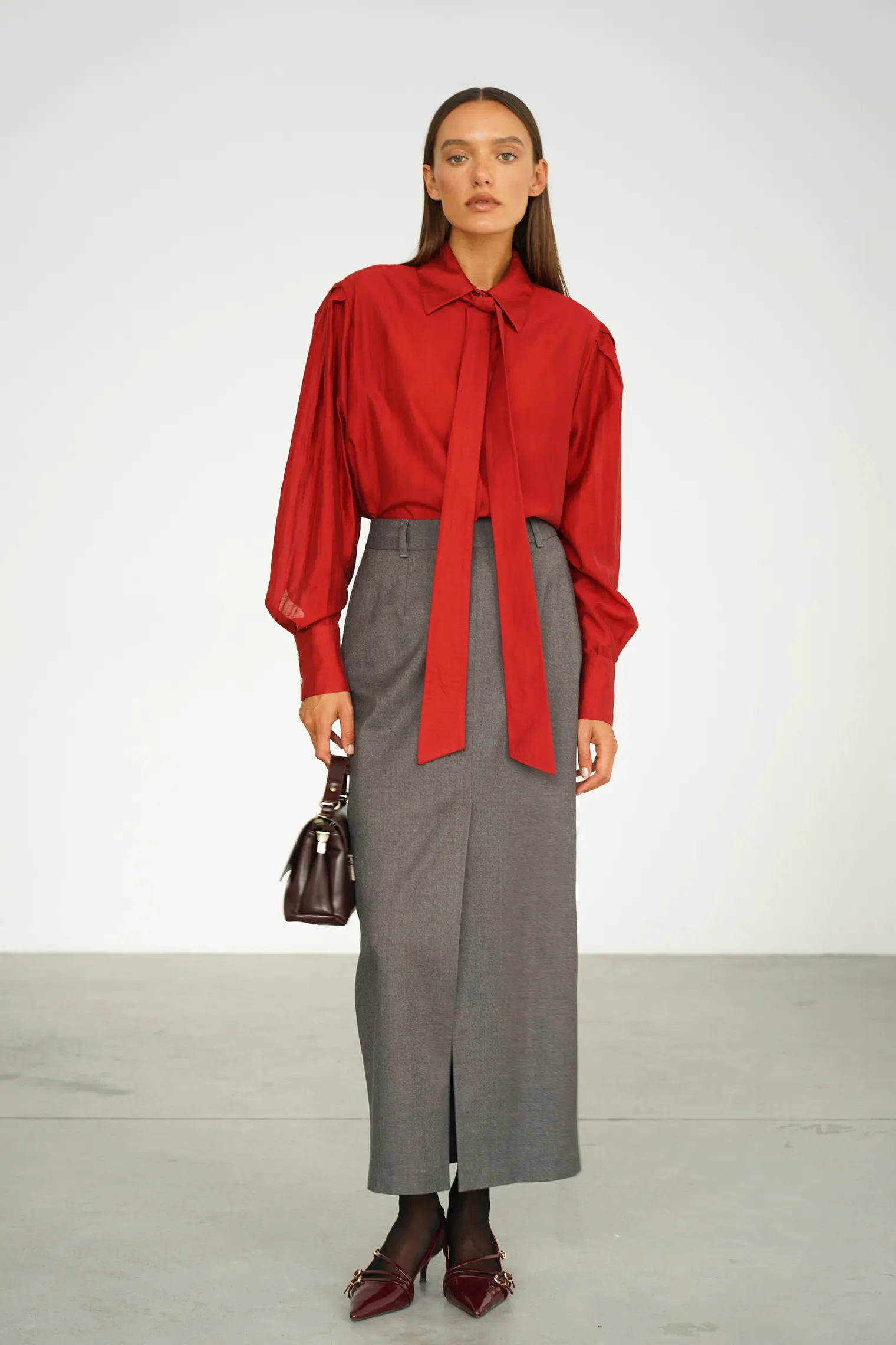 Рубашка из прозрачной ткани красного цвета фото 1