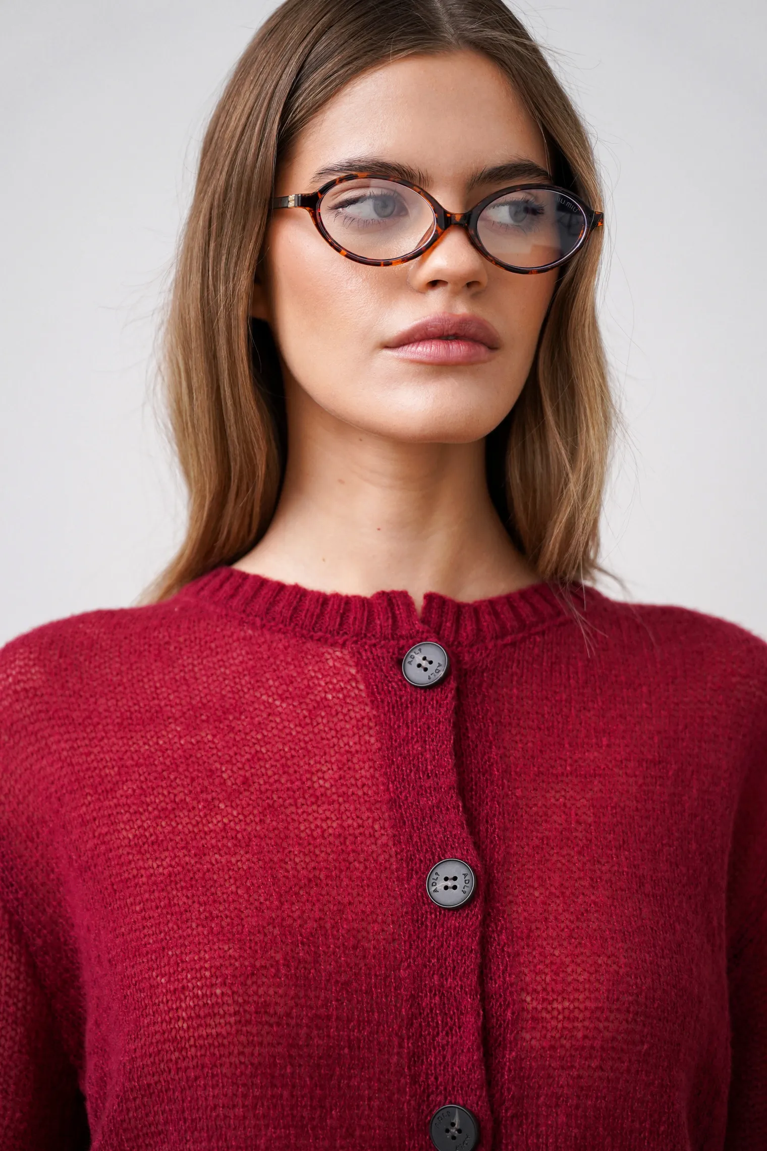 Кардиган ажурной вязки бордового цвета фото 2