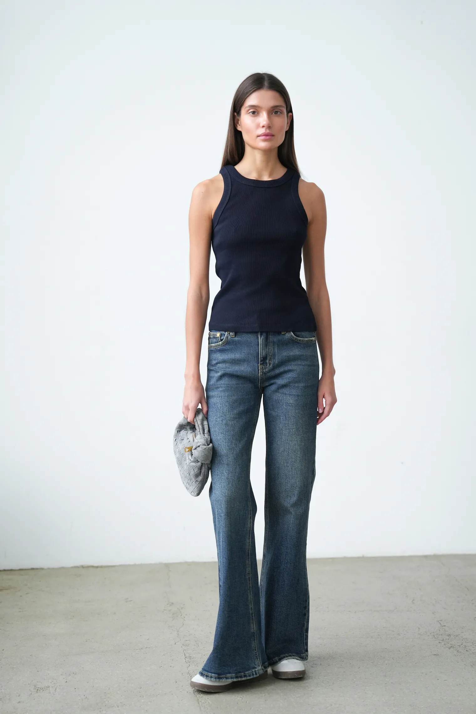 Джинсы клёш синего цвета фото 3