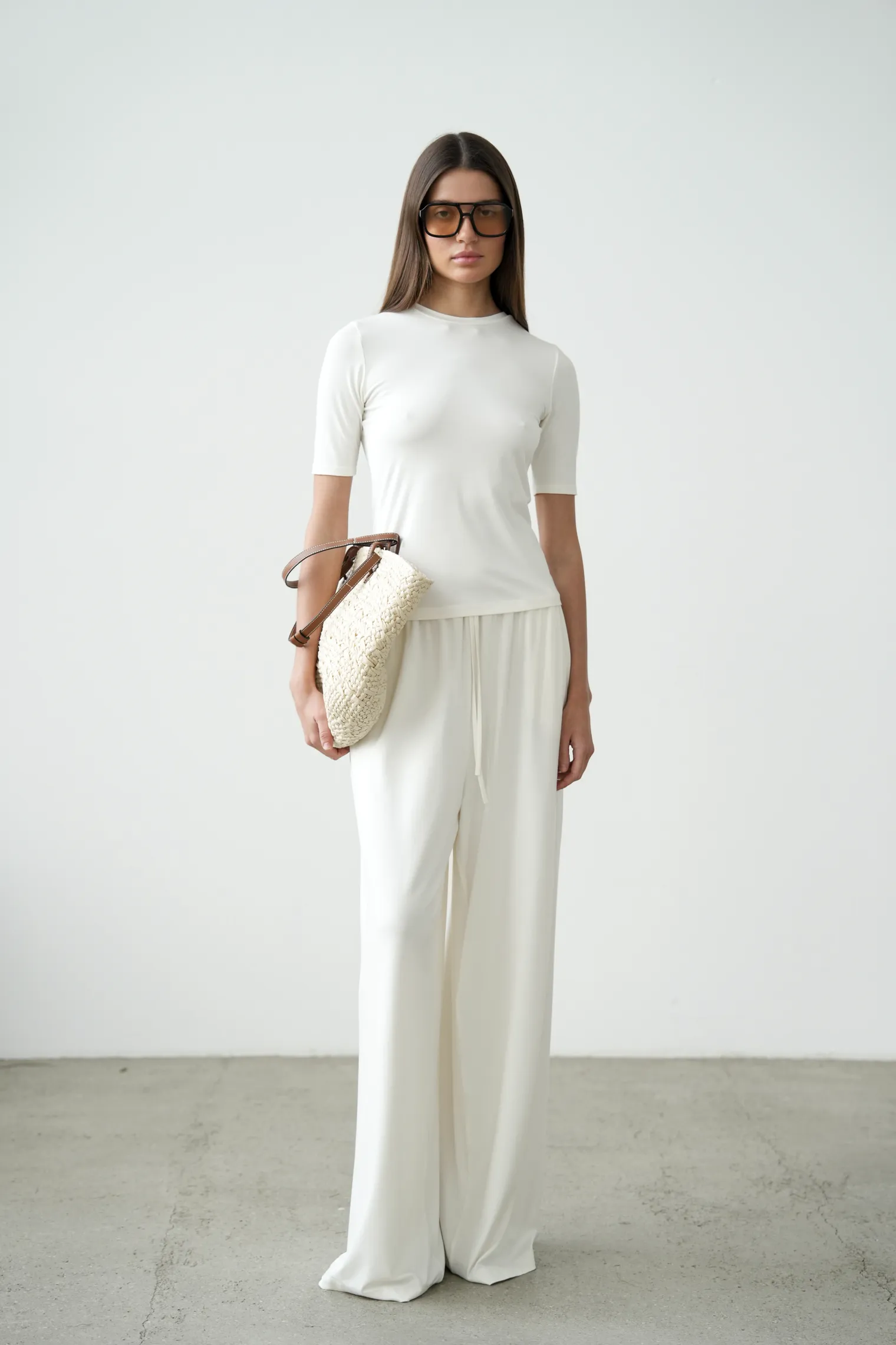 Майка из тонкого трикотажа цвета тофу фото 3