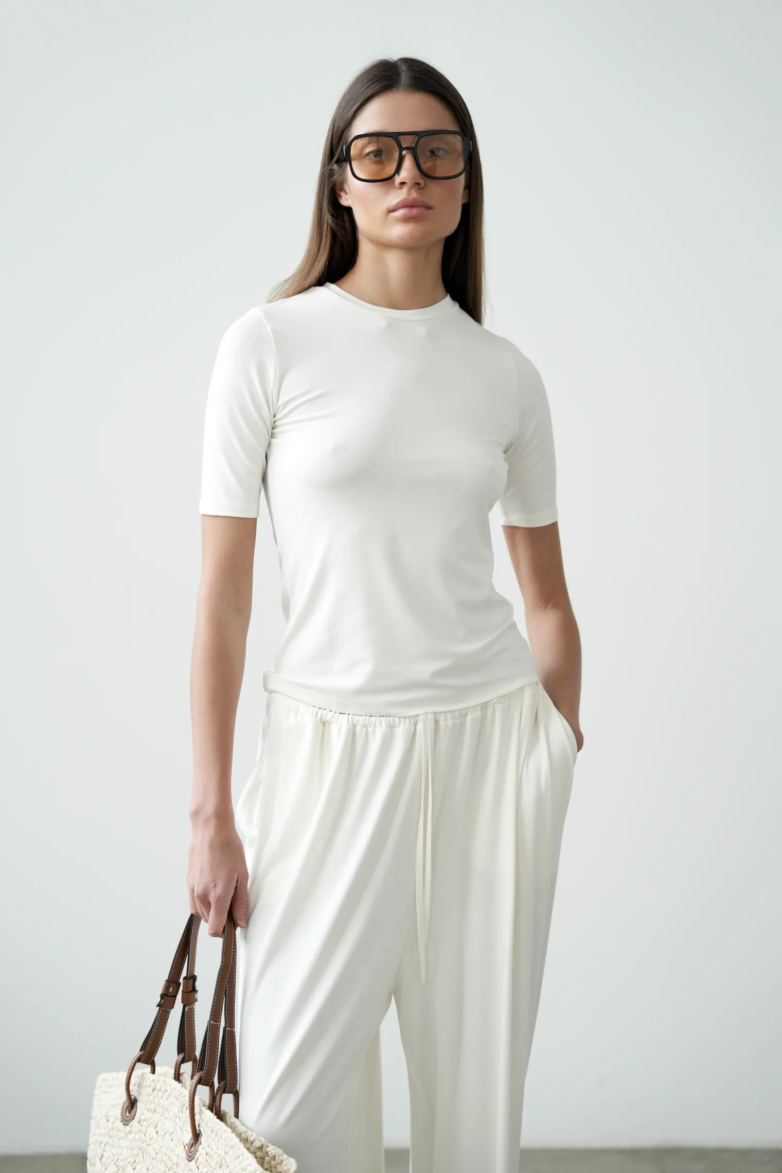 Майка из тонкого трикотажа цвета тофу фото 7