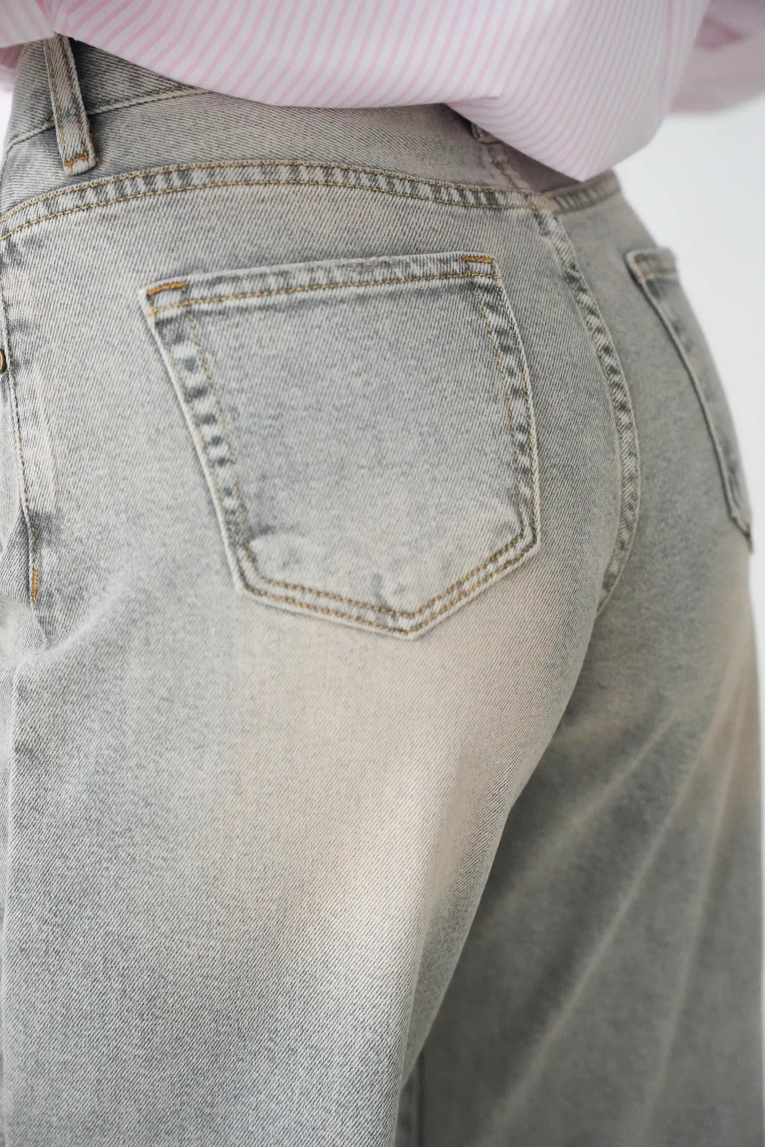 Джинсы прямого кроя в винтажном стиле серого цвета фото 2