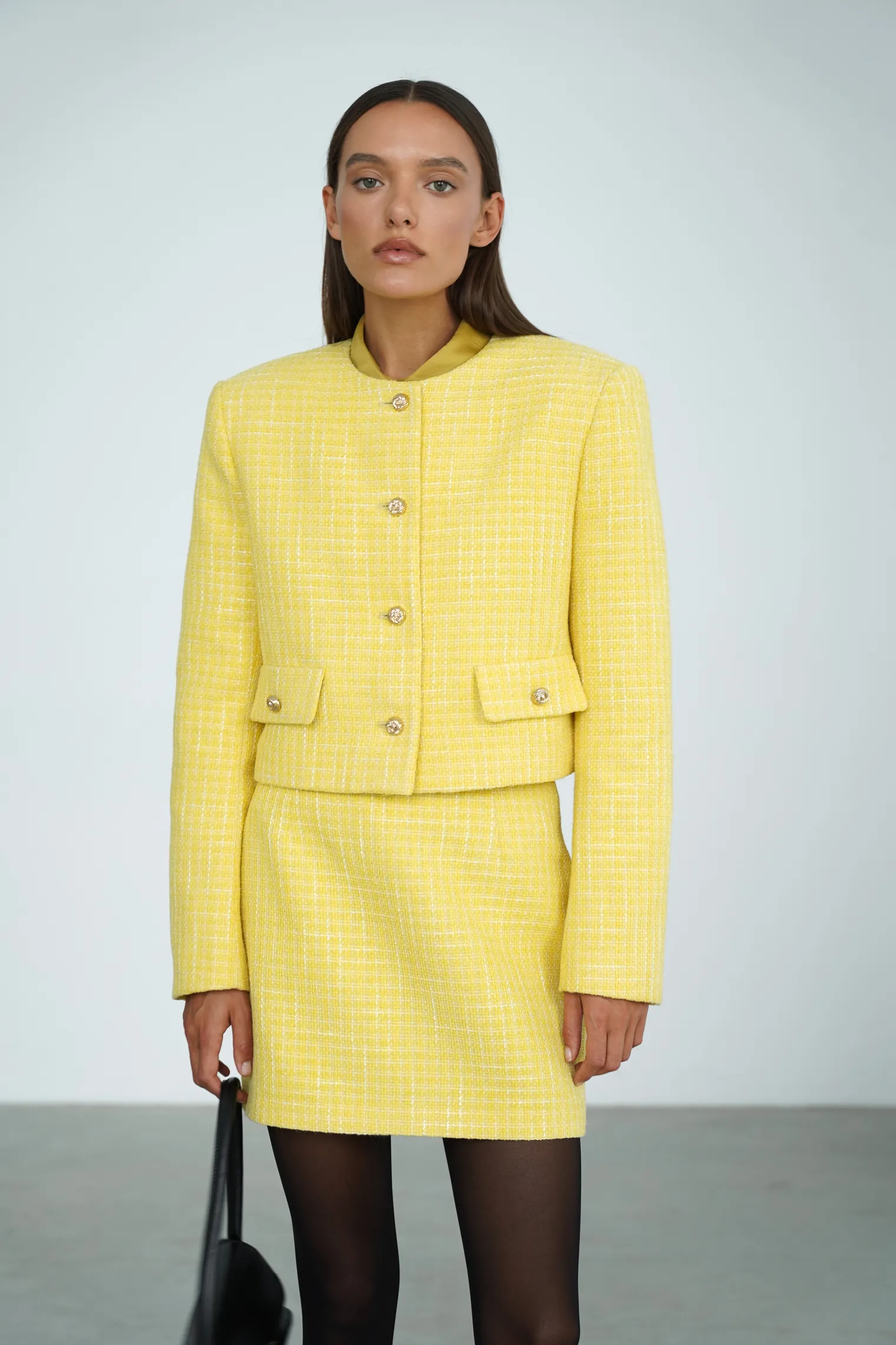 Жакет укороченный из твидовой ткани цвета молочный лимон фото 6