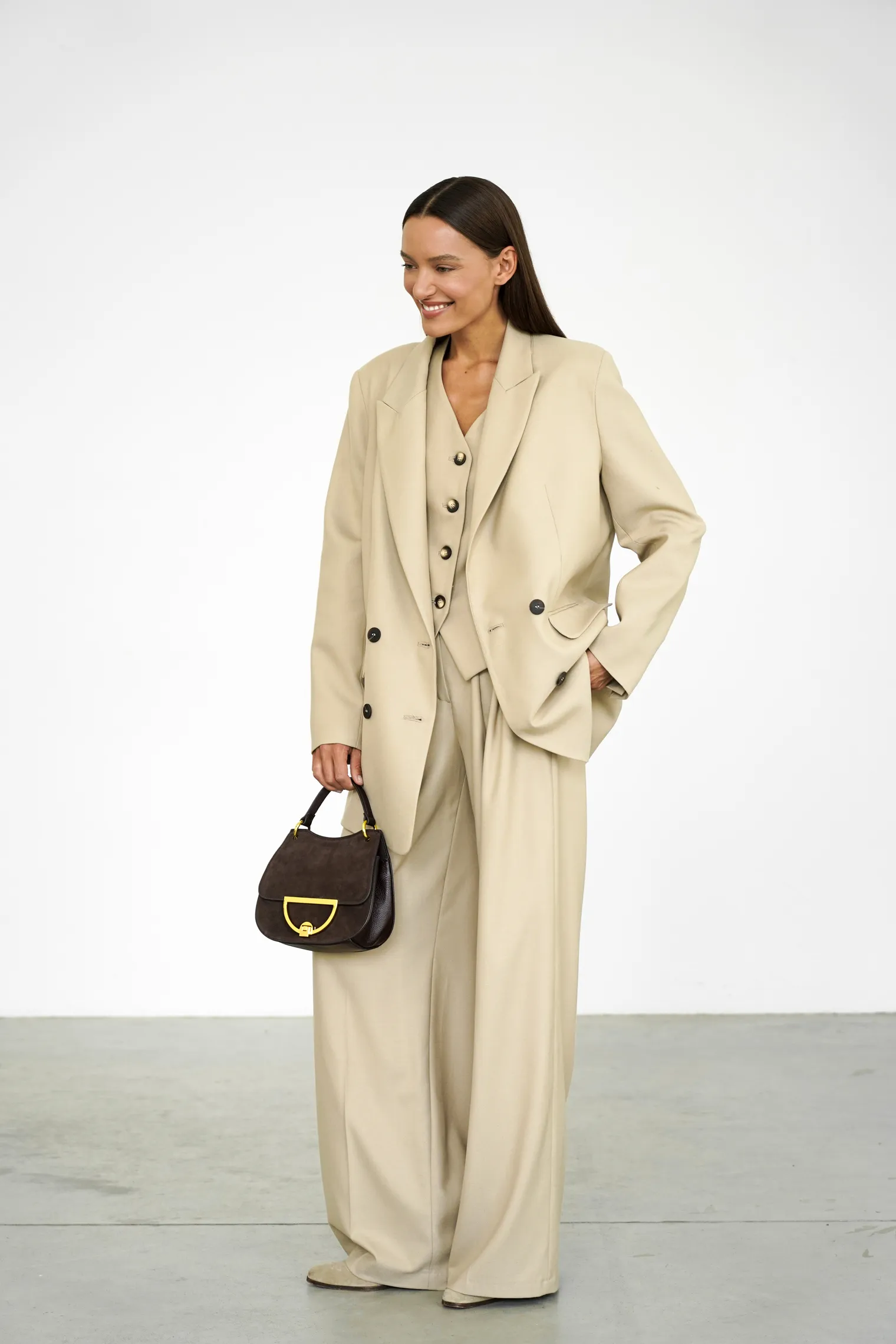 Брюки широкого кроя с завышенной талией со складками бежевого цвета фото 5