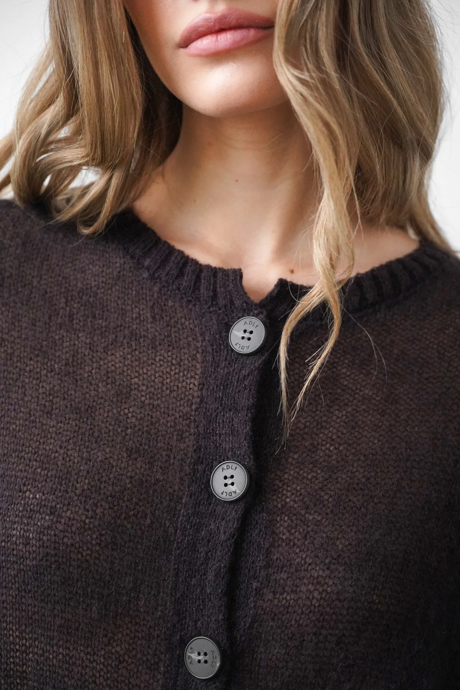 Кардиган ажурной вязки цвета горький шоколад фото 2