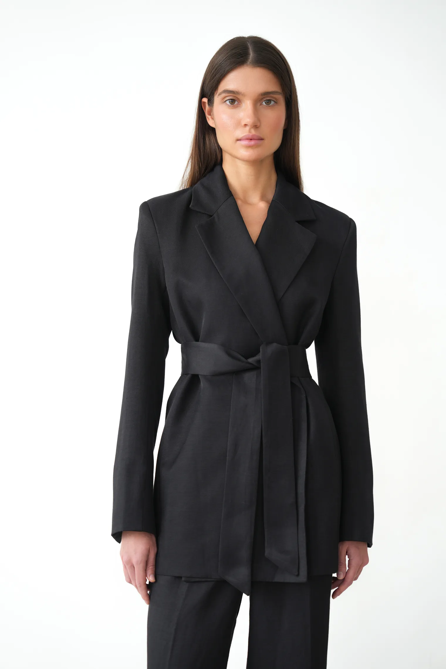 Жакет с поясом изо льна чёрного цвета фото 8