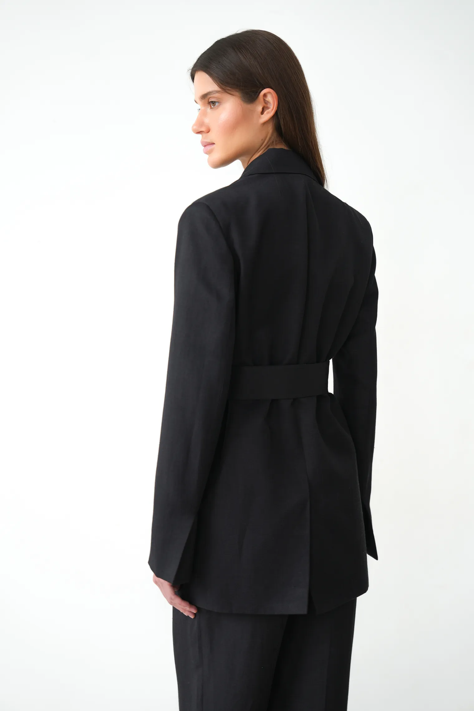 Жакет с поясом изо льна чёрного цвета фото 4