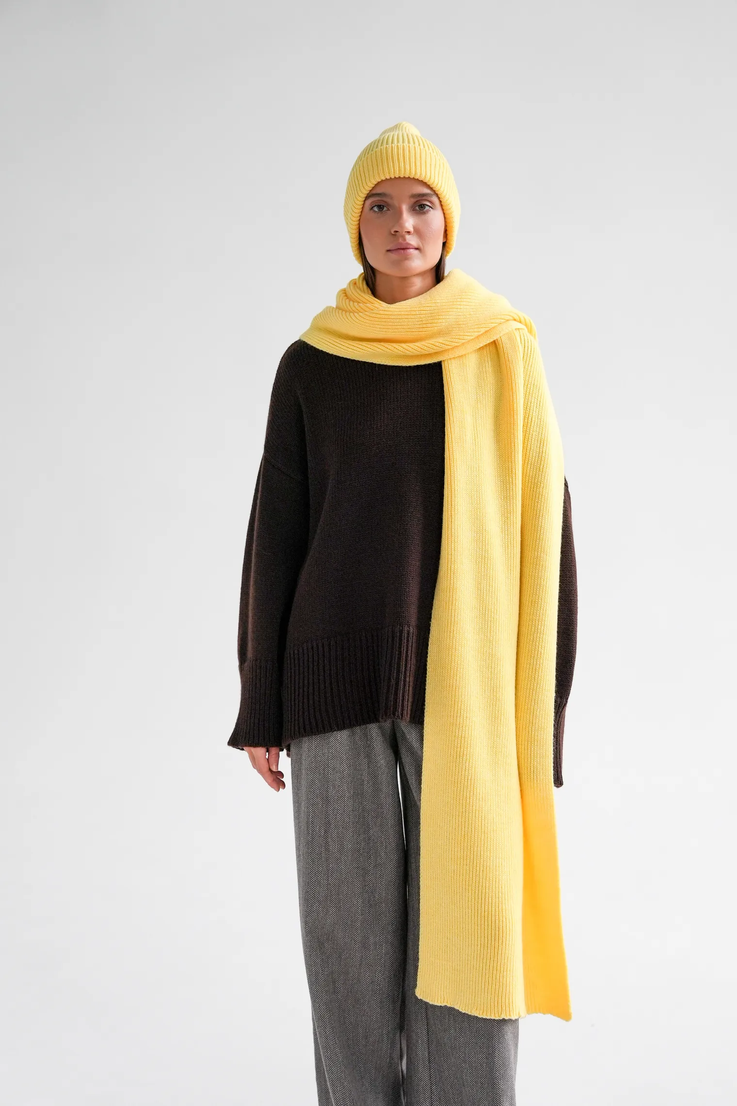 Шапка из шерсти мериноса сливочного цвета фото 3