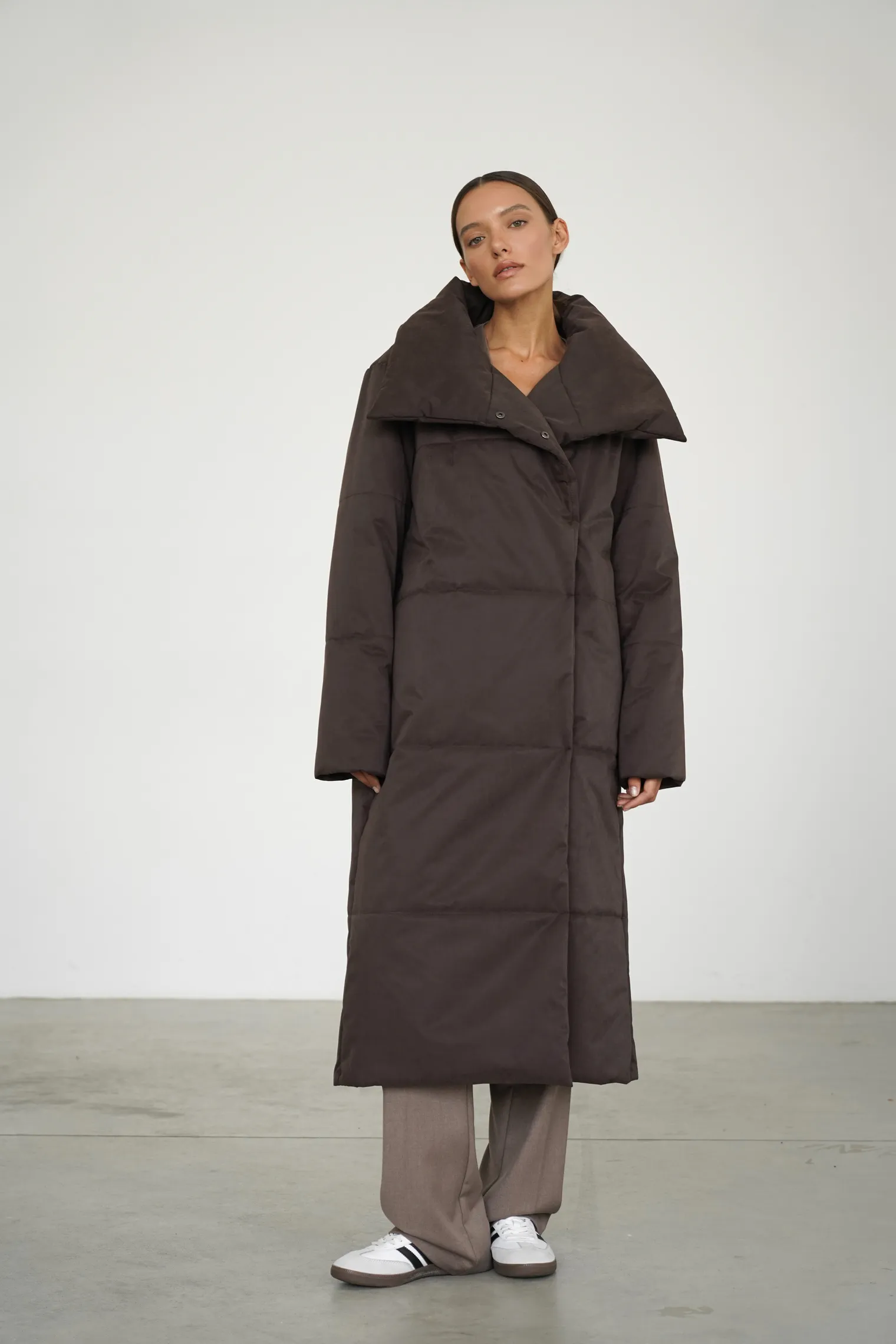 Пальто утепленное цвета горький шоколад фото 8