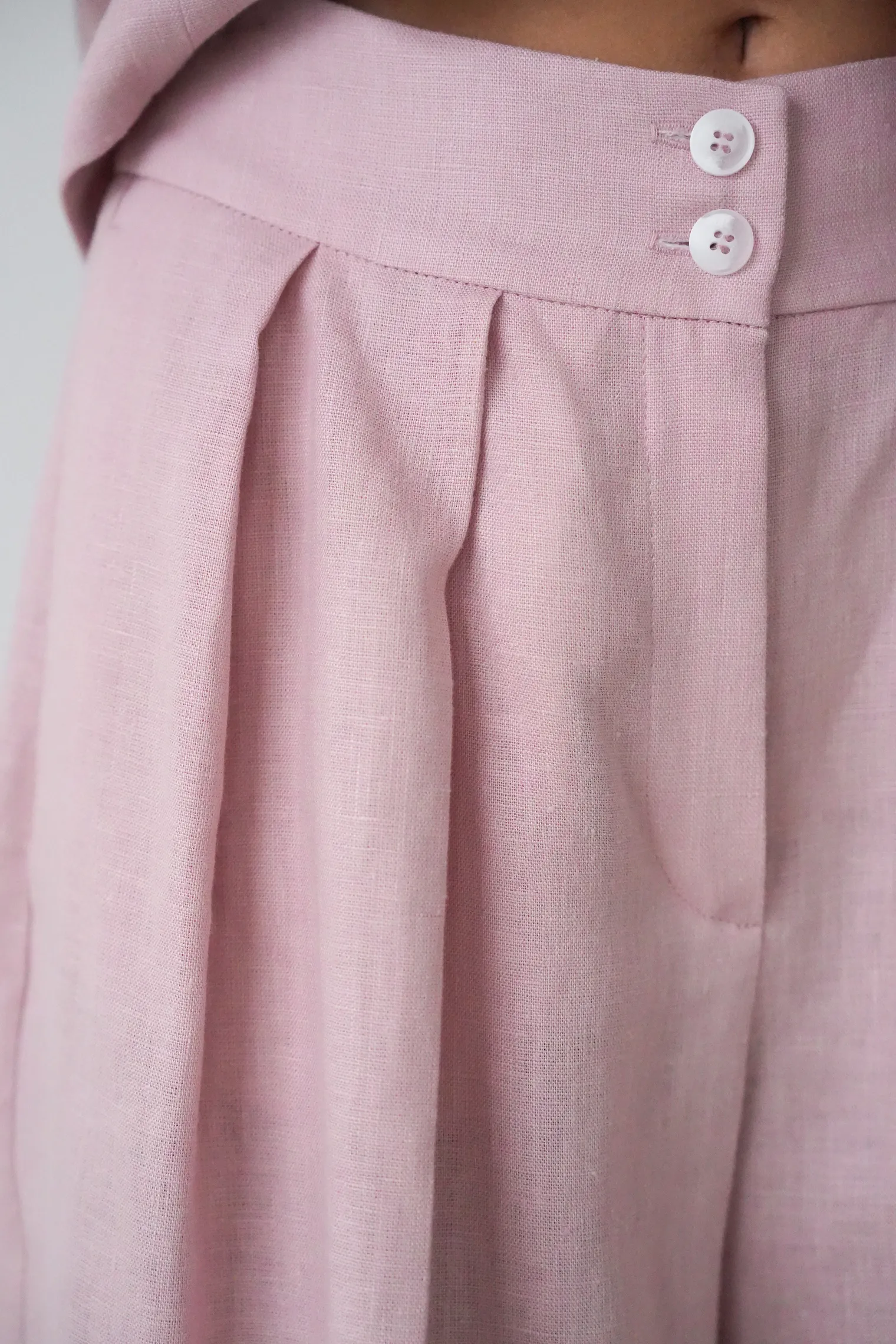 Брюки широкого кроя с завышенной талией со складками пыльно-розового цвета фото 2