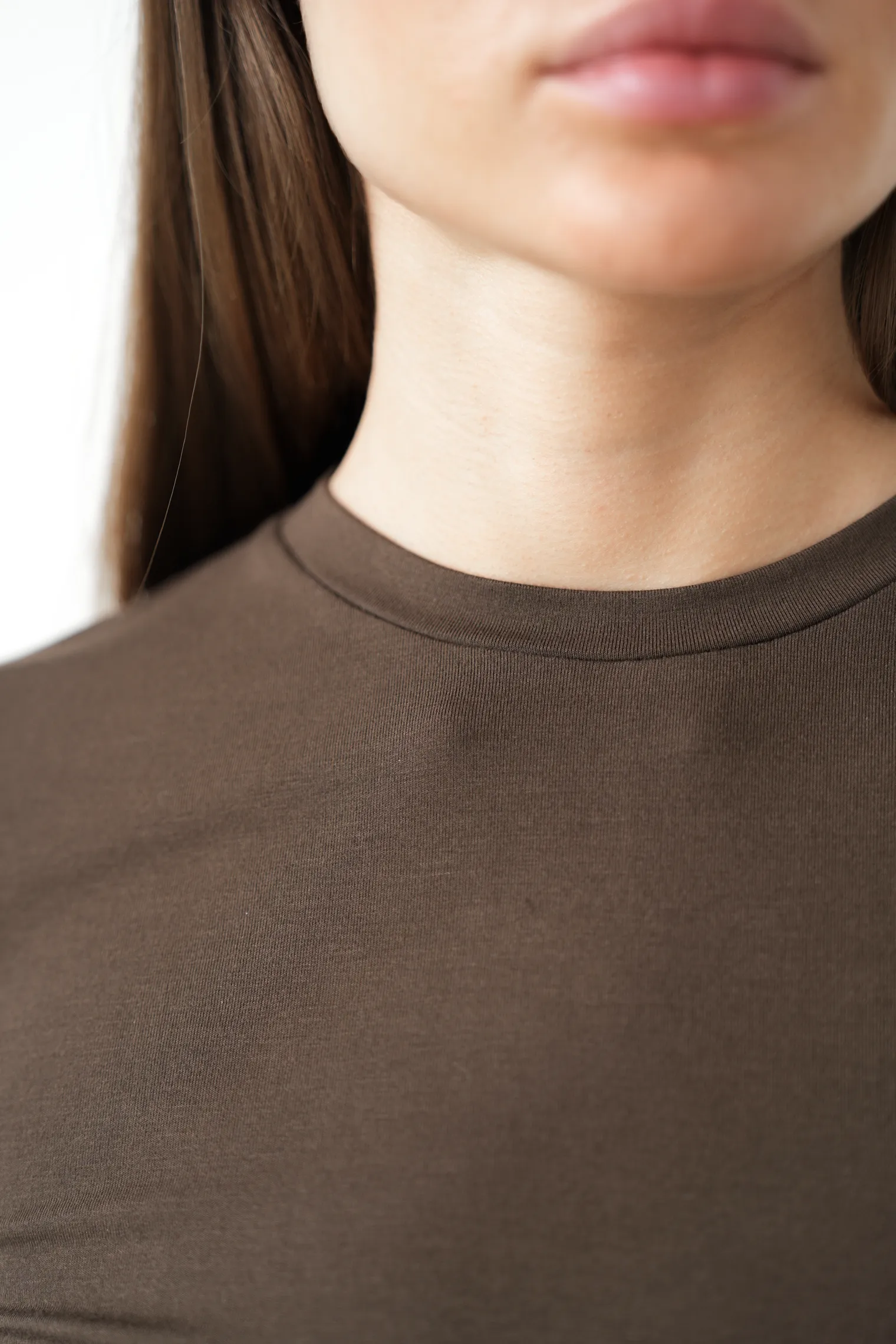 Майка из тонкого трикотажа шоколадного цвета фото 2