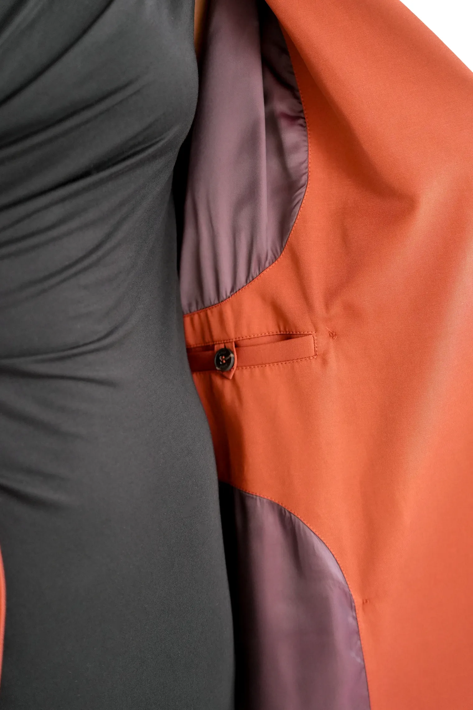 Тренч двубортный с поясом терракотового цвета фото 7