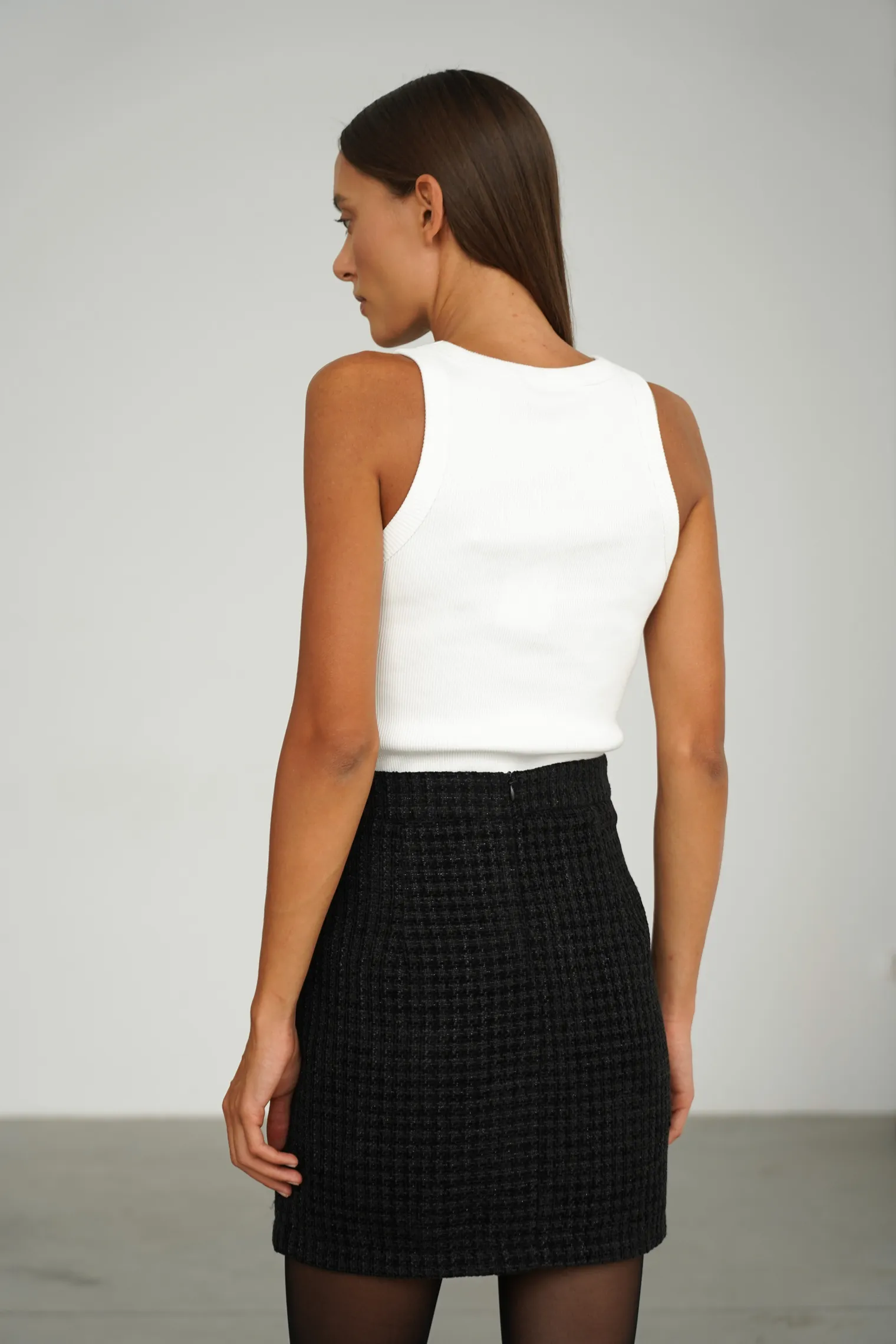 Юбка мини из твидовой ткани чёрного цвета фото 4