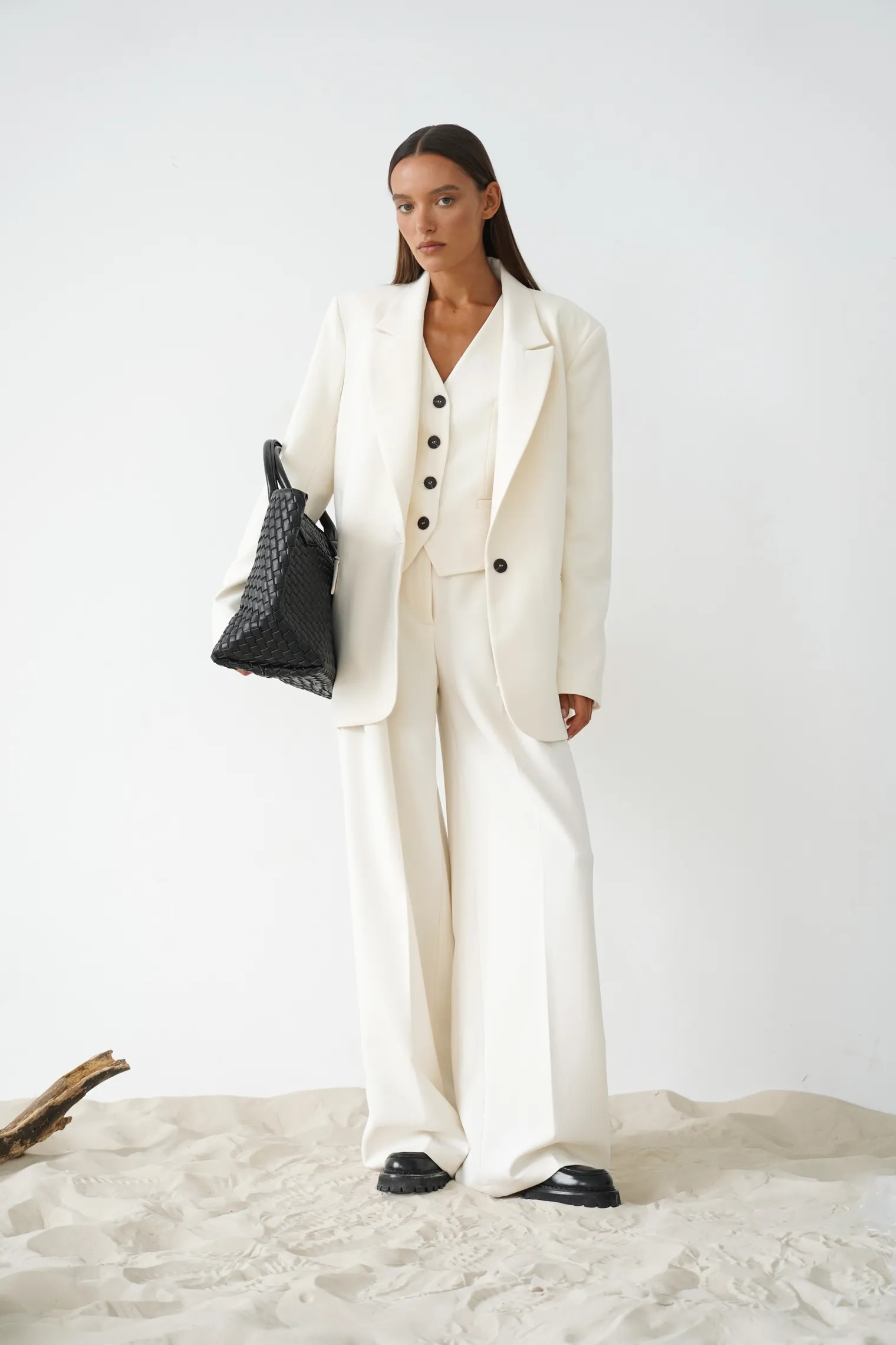 Брюки широкого кроя с завышенной талией со складками цвета тофу фото 3