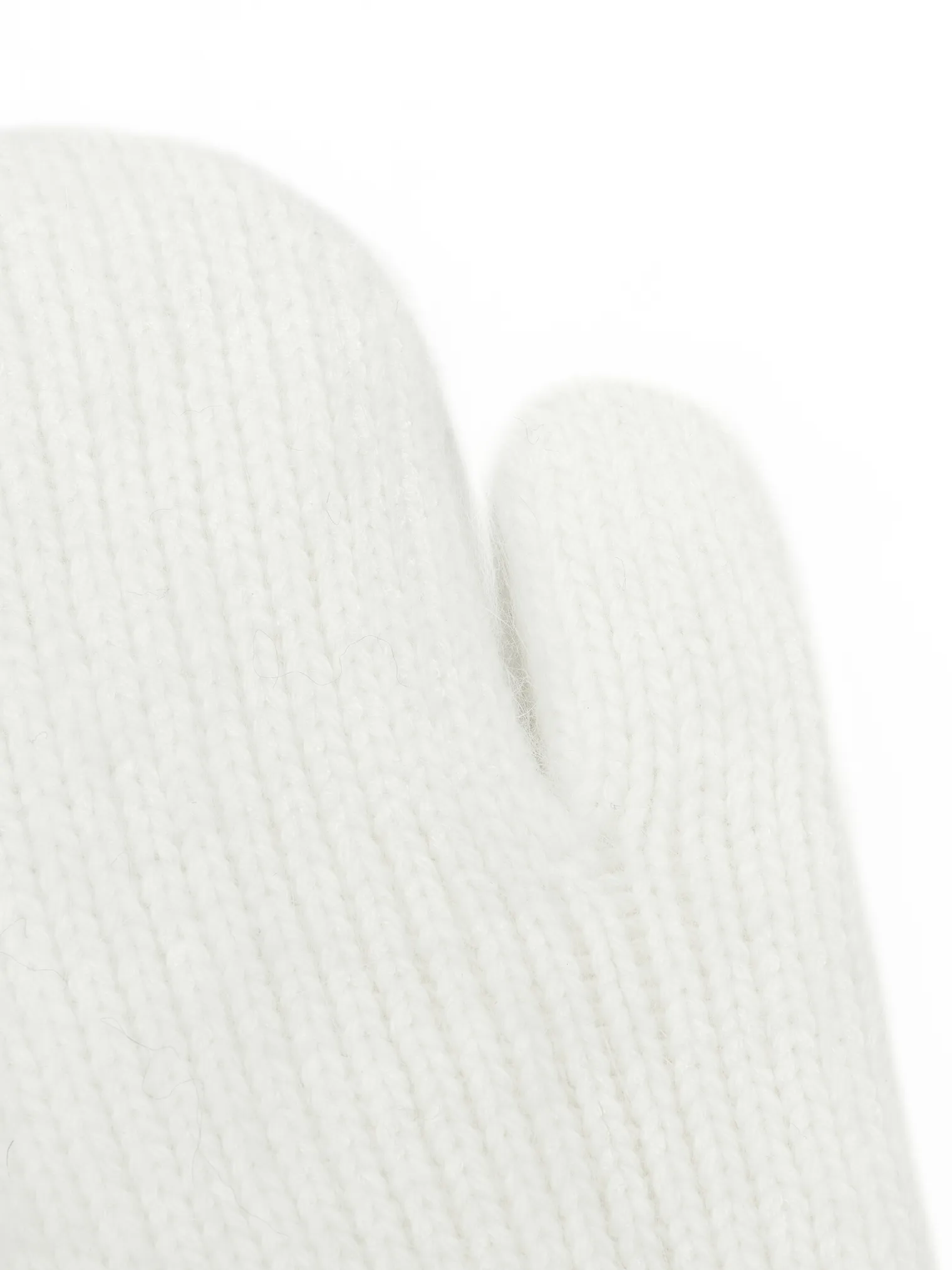 Варежки из ангоры белого цвета фото 2