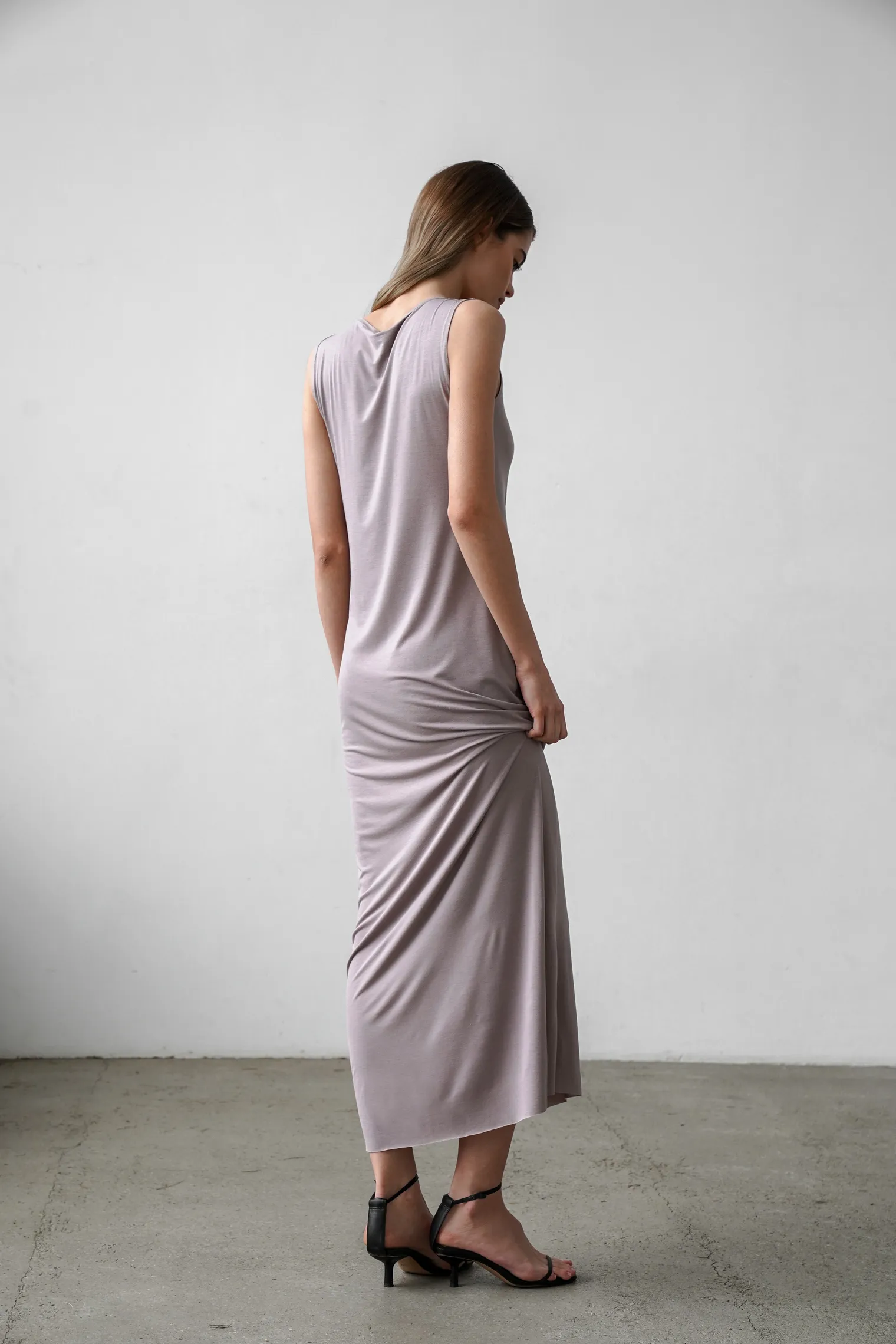 Платье макси цвета капучино фото 4