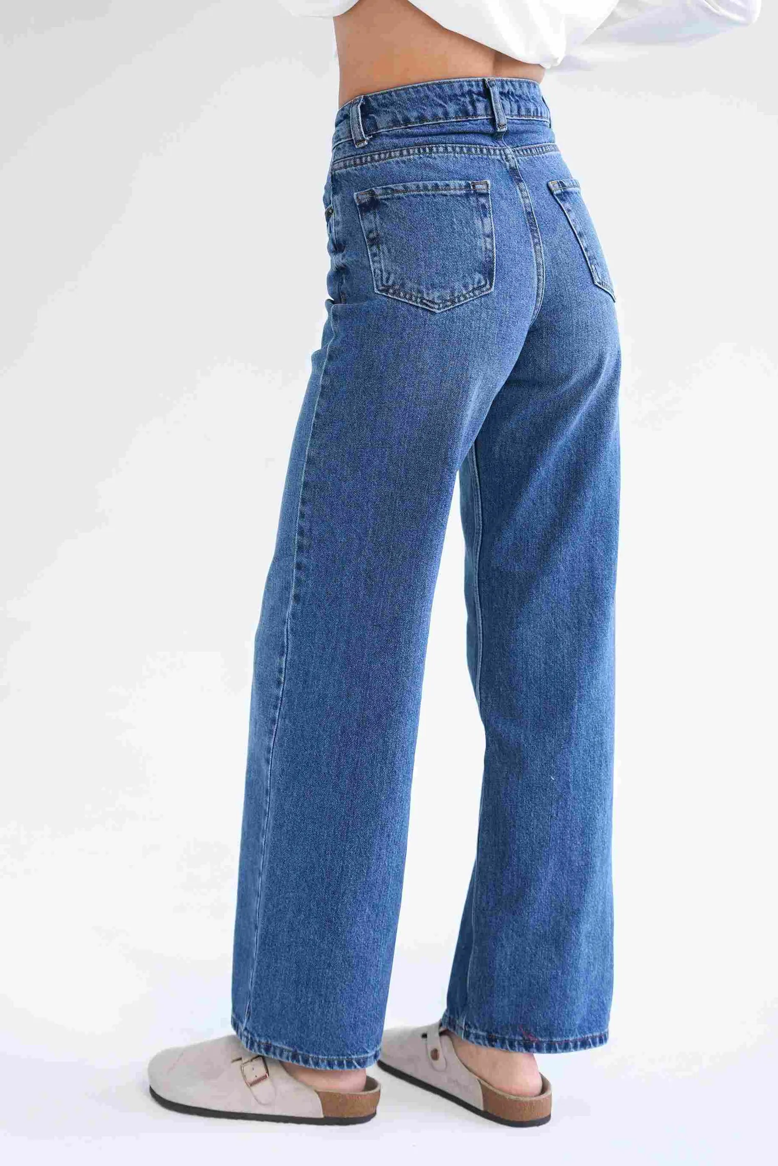 Джинсы широкого кроя с завышенной талией цвета синяя варка фото 4