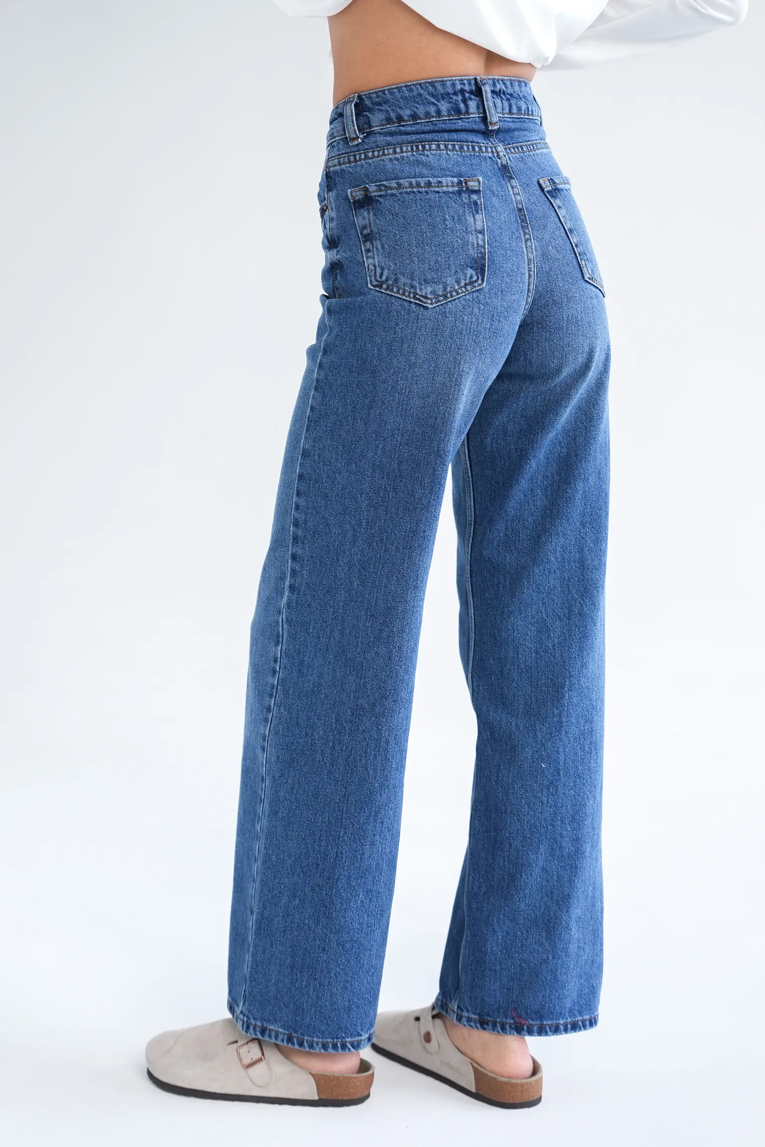 Джинсы широкого кроя с завышенной талией цвета синяя варка фото 4