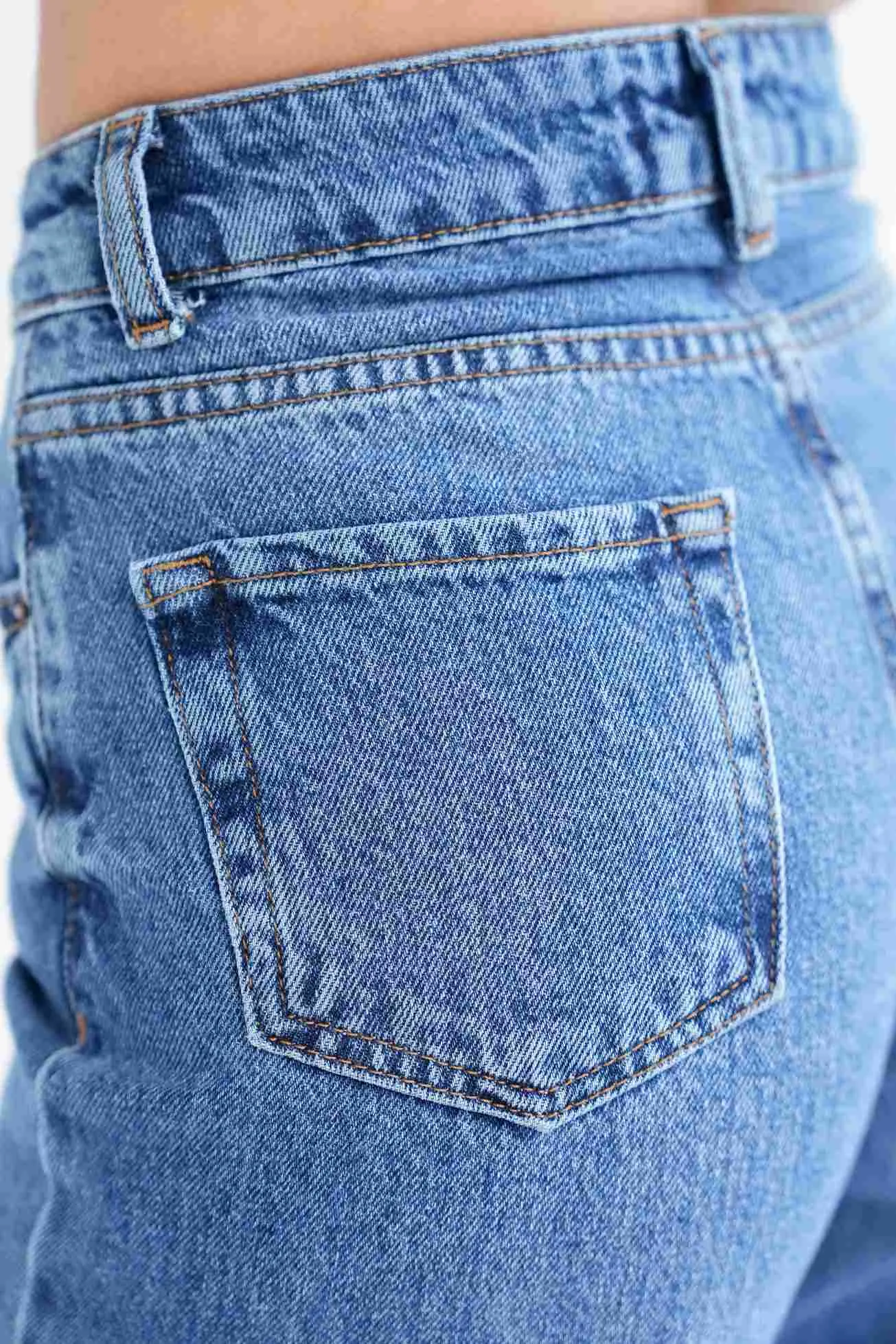 Джинсы широкого кроя с завышенной талией цвета синяя варка фото 6