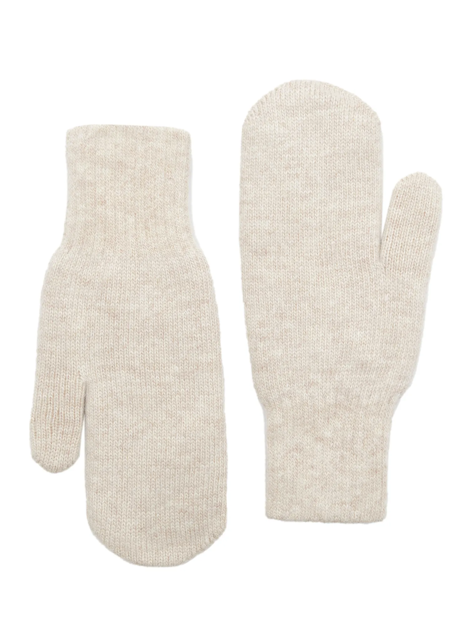 Варежки из ангоры молочного цвета фото 1