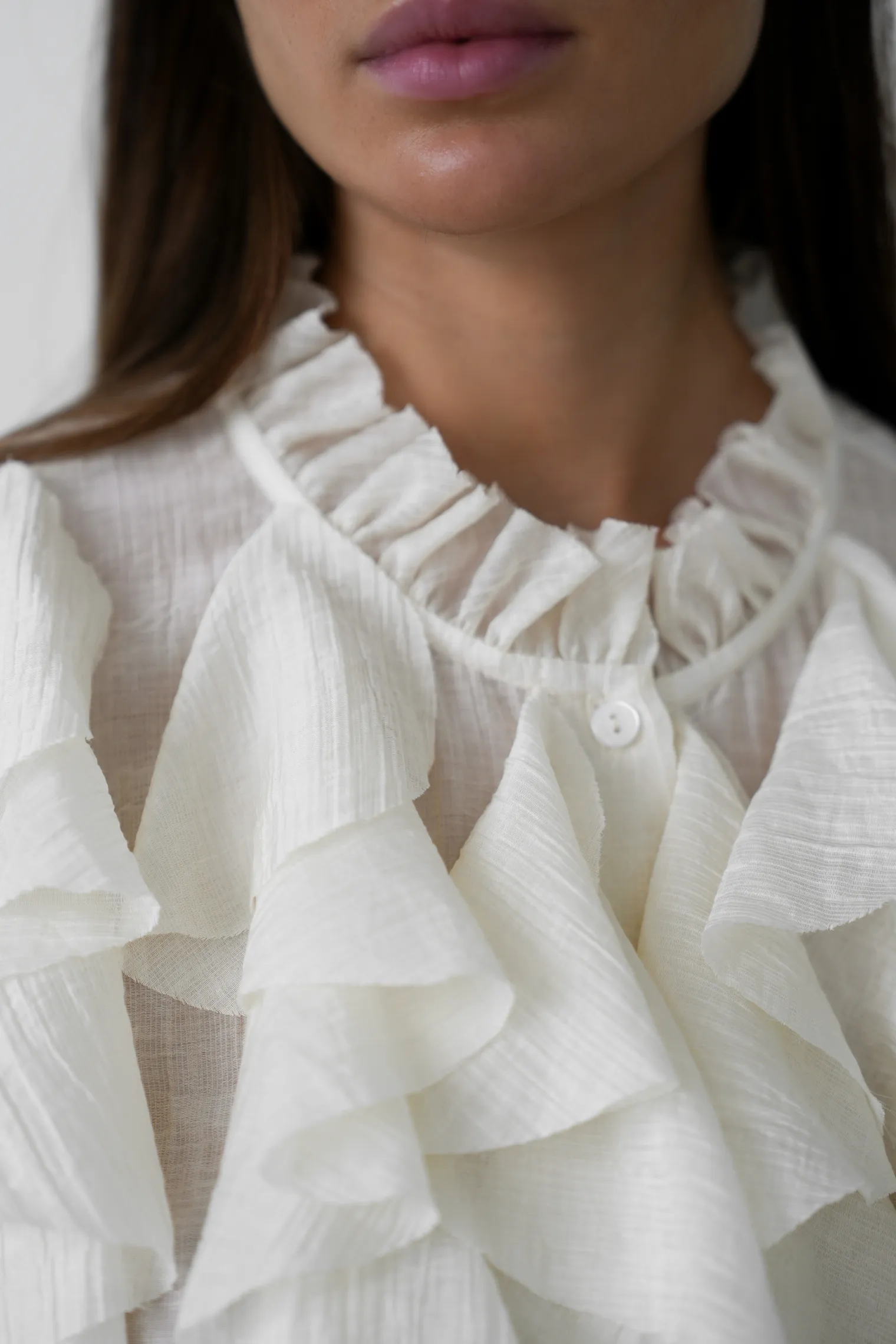 Блуза из жатой ткани молочного цвета фото 2