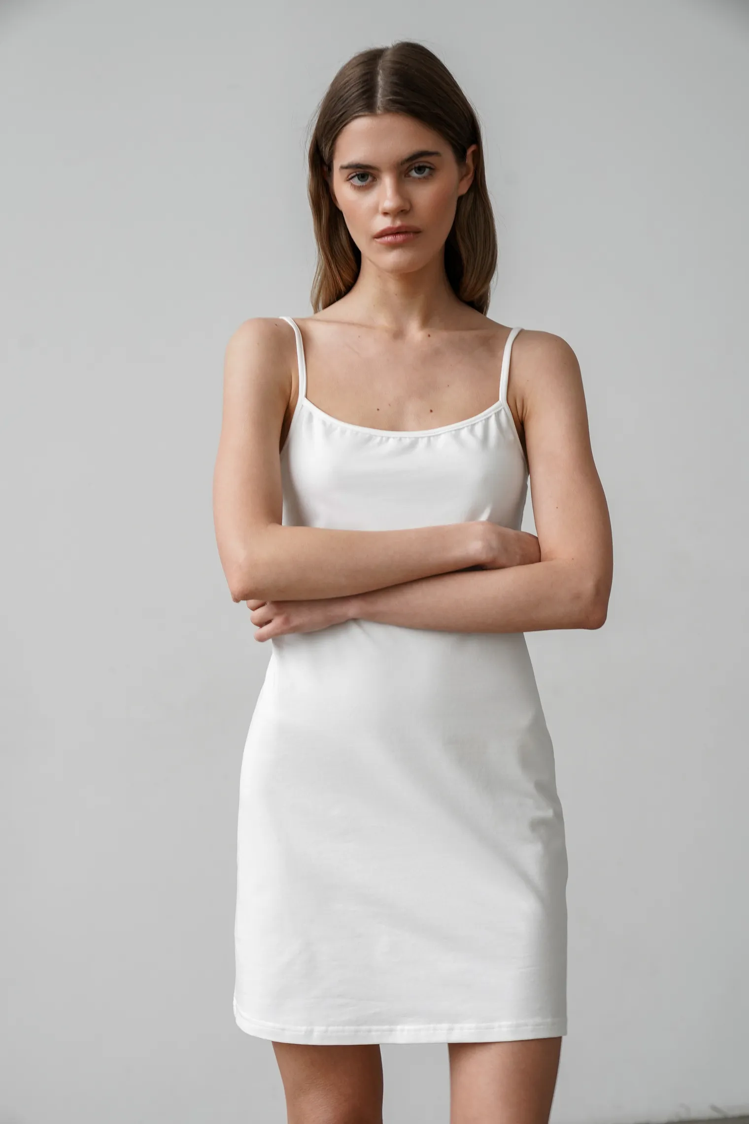 Платье мини на брителях цвета тофу фото 5