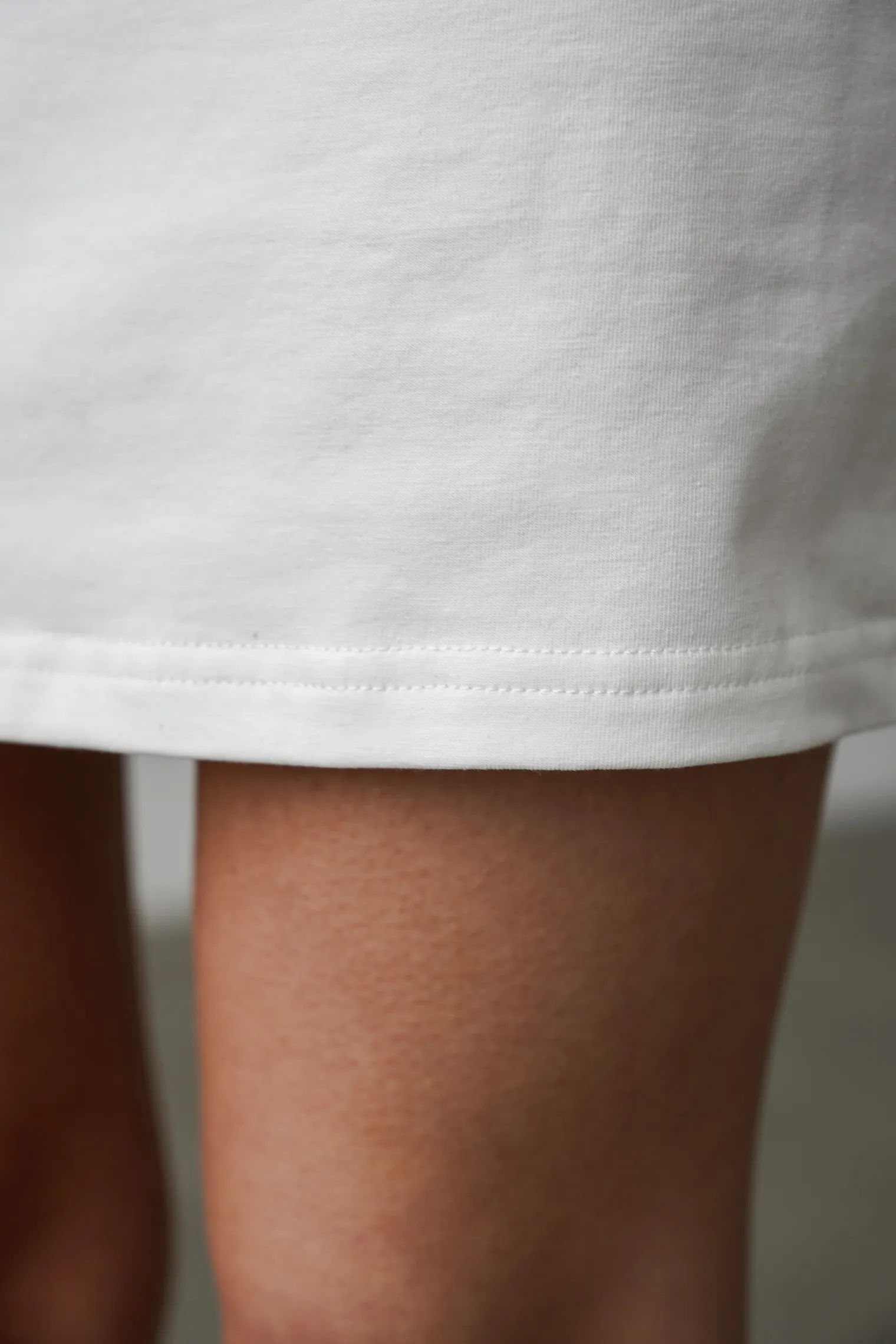 Платье мини на брителях цвета тофу фото 2