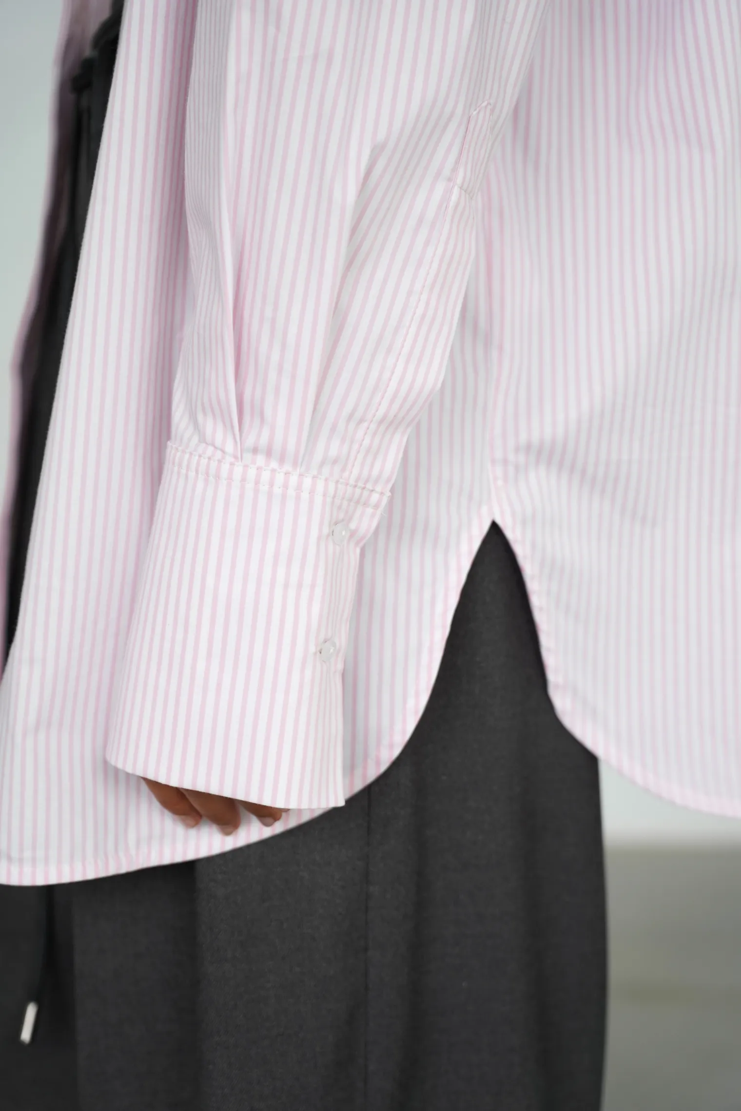 Рубашка свободного кроя из хлопка в полоску в цвете розовый/белый фото 6