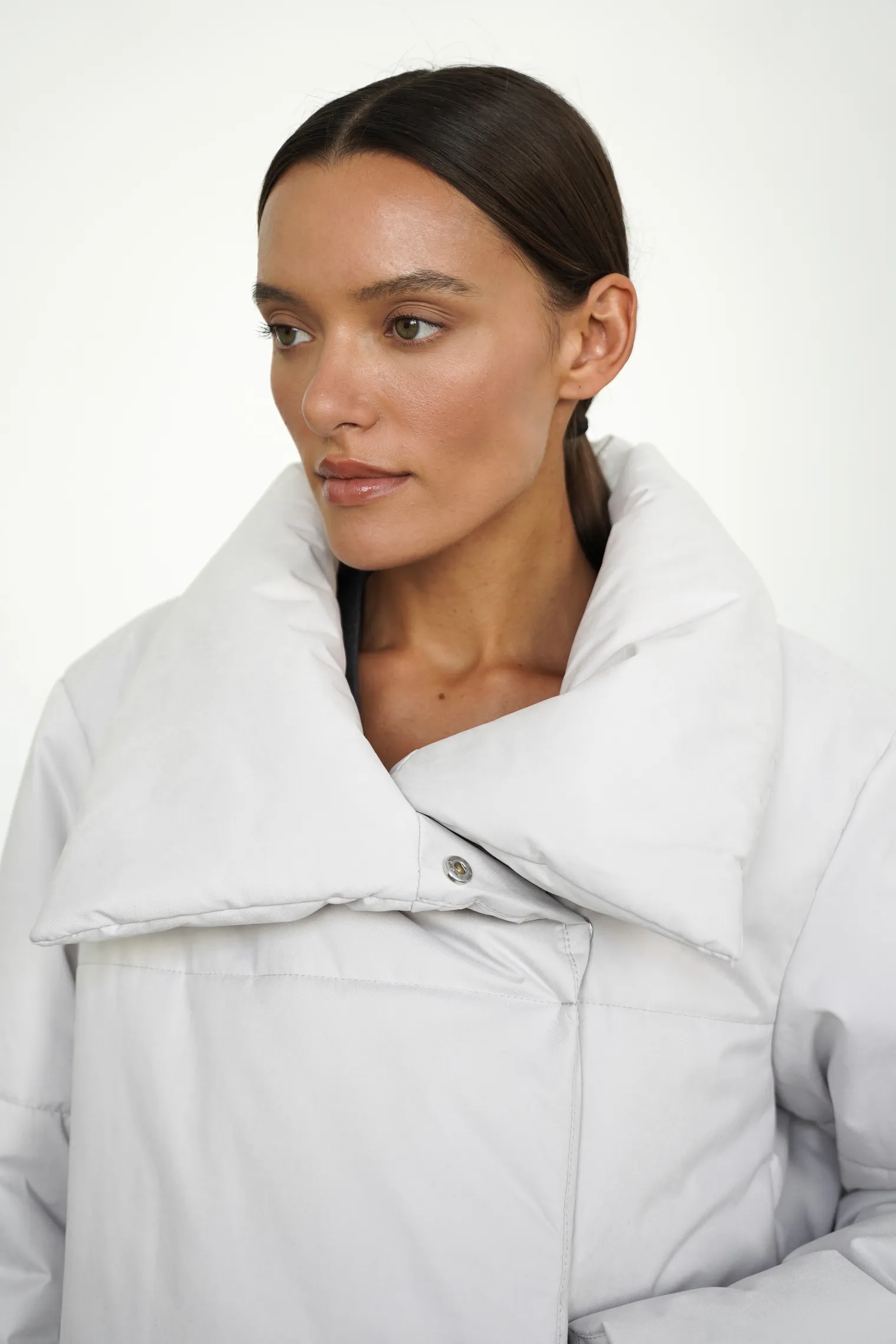 Куртка утепленная пепельного цвета фото 8