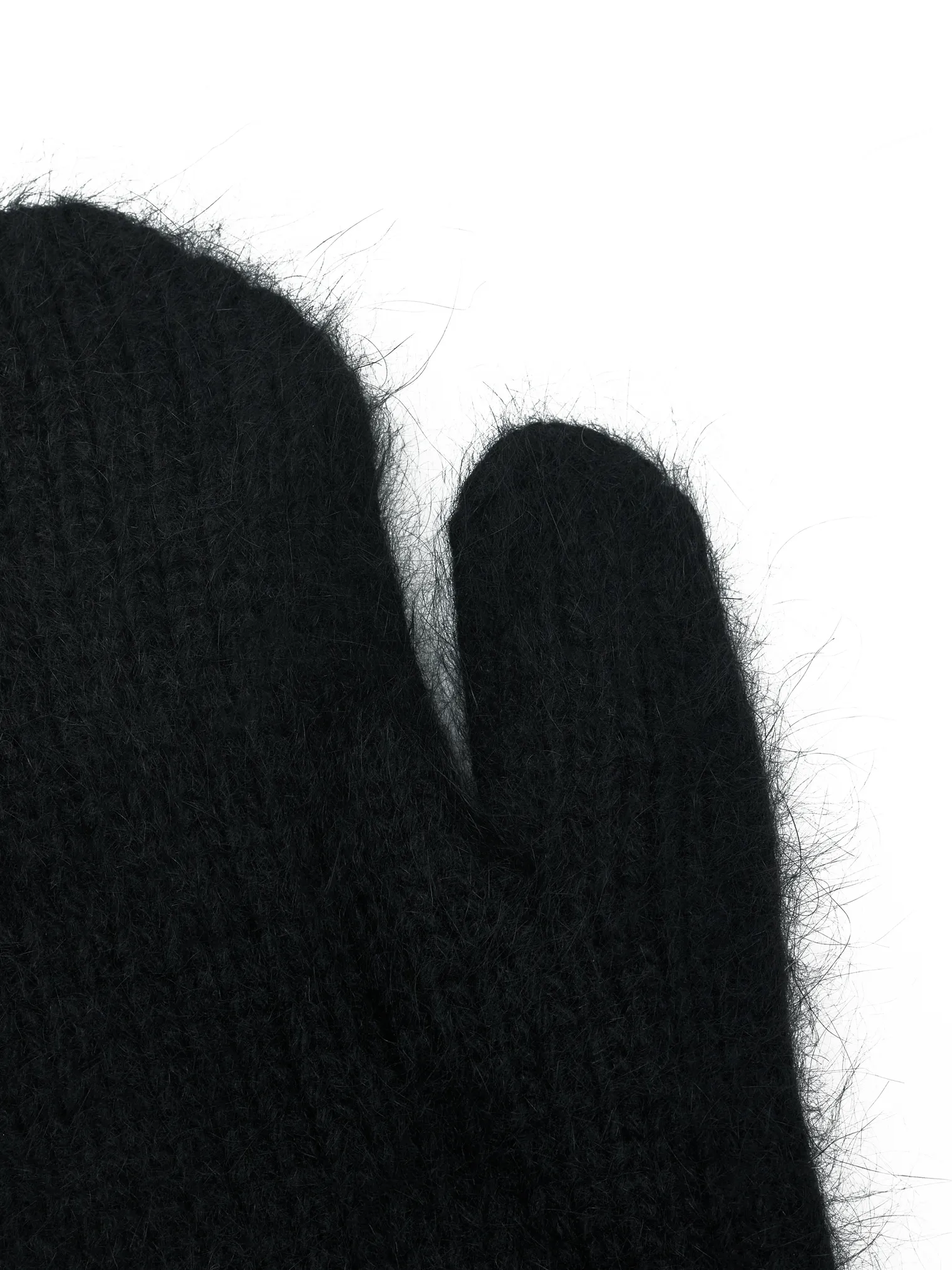 Варежки из ангоры чёрного цвета фото 2