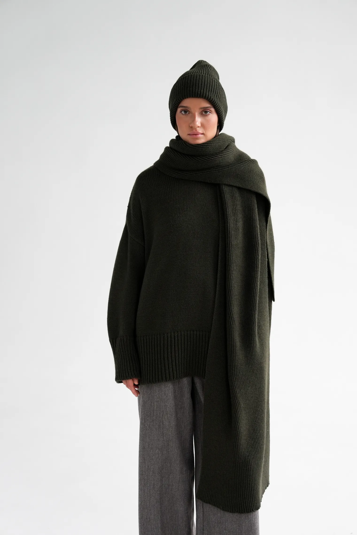 Шарф из шерсти мериноса цвета хаки фото 5