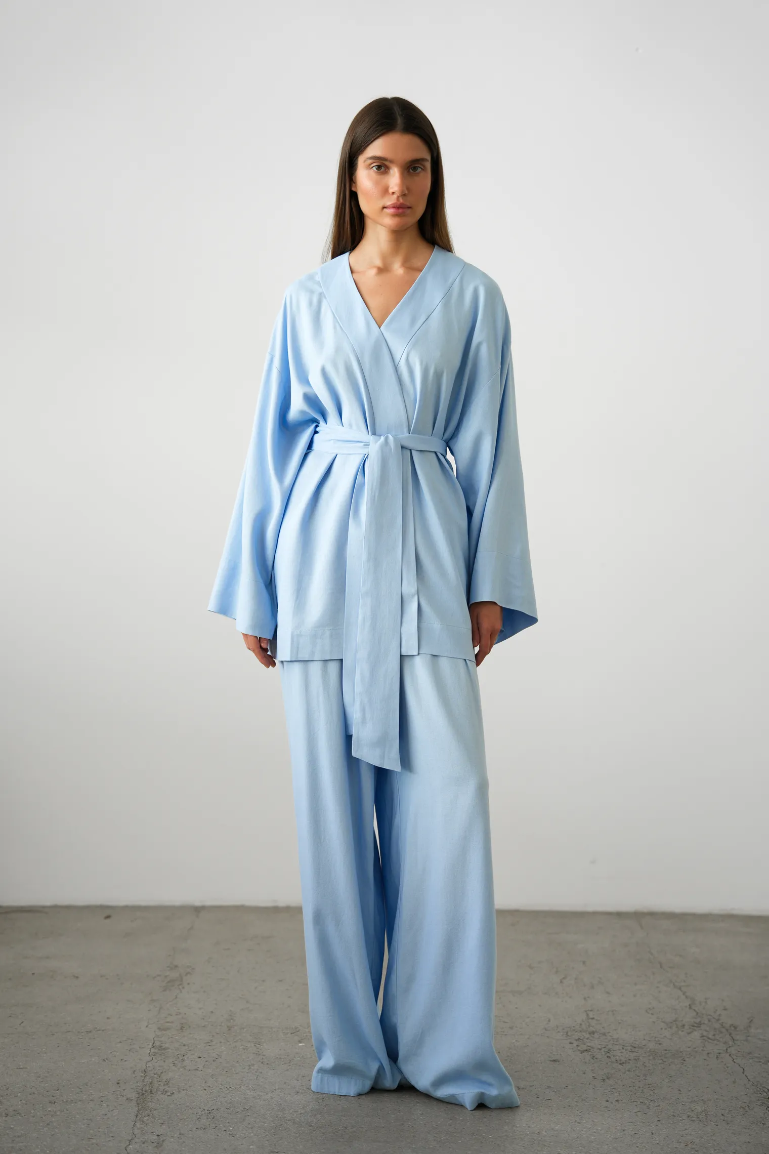 Кимоно с поясом голубого цвета фото 7