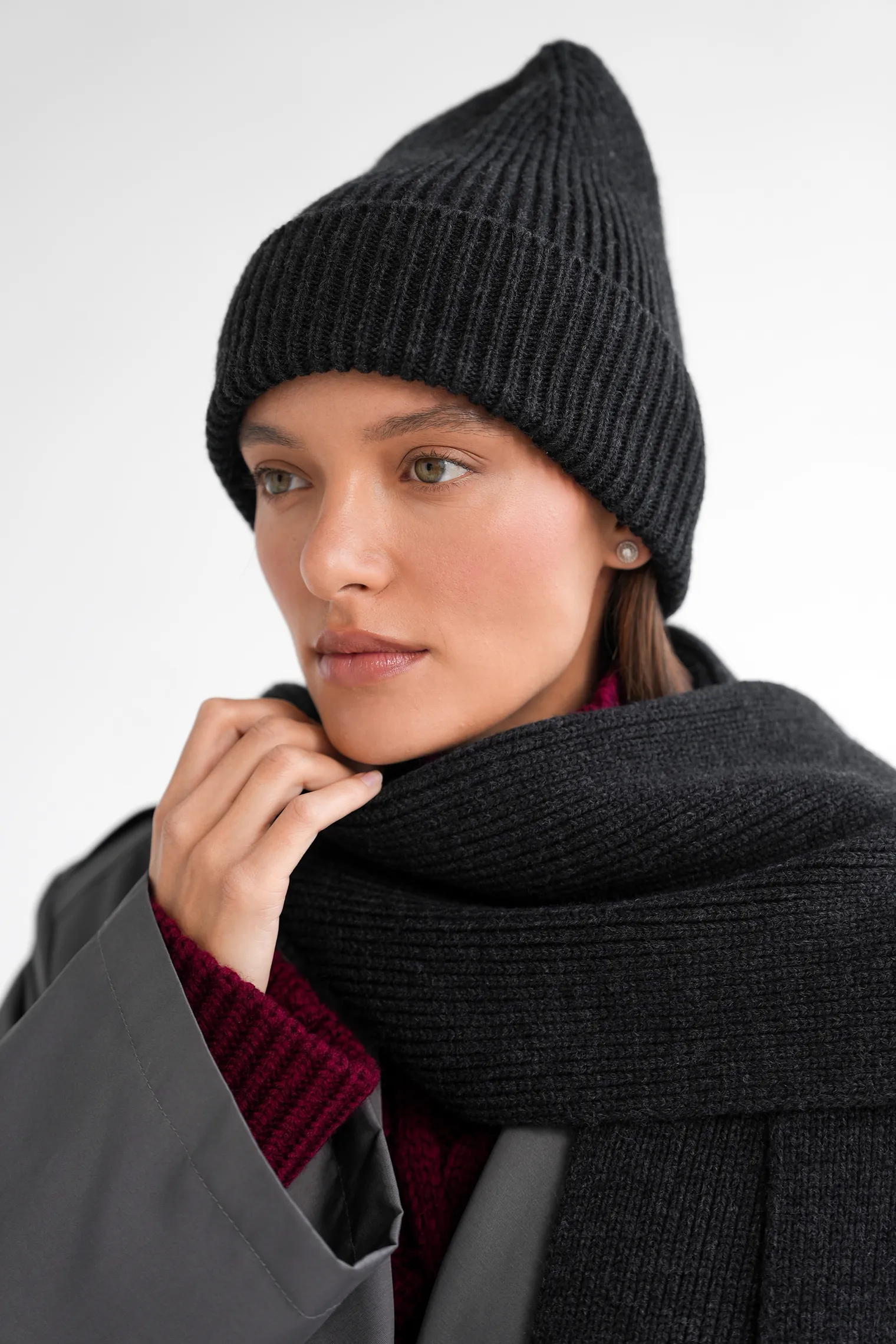 Шапка из шерсти мериноса графитового цвета фото 7