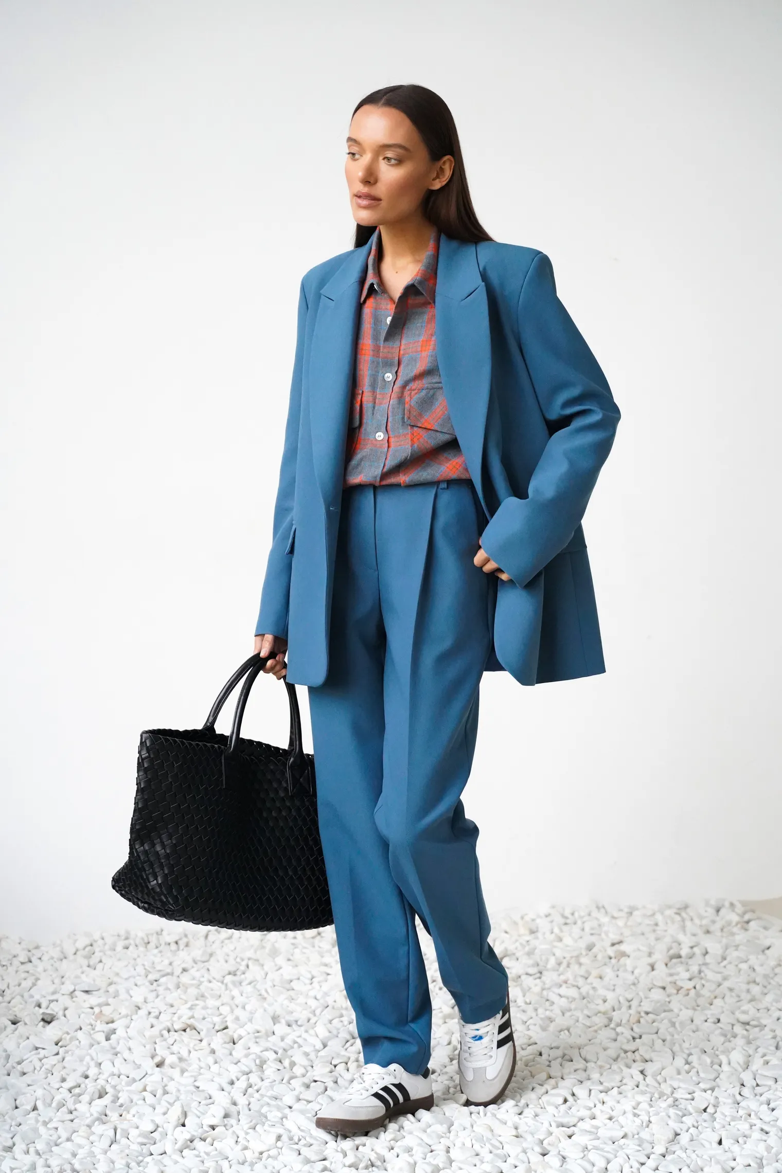 Брюки с завышенной талией цвета деним фото 5