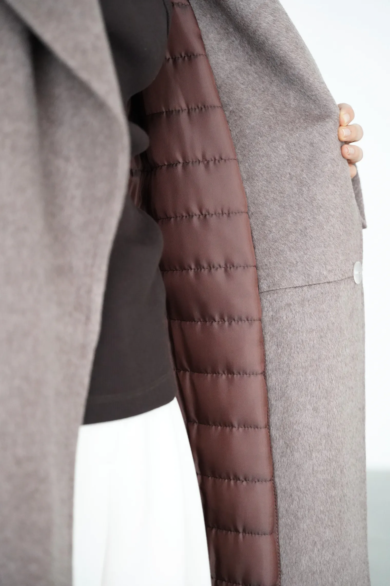 Зимнее пальто-халат с цельнокройным рукавом кофейного цвета фото 5