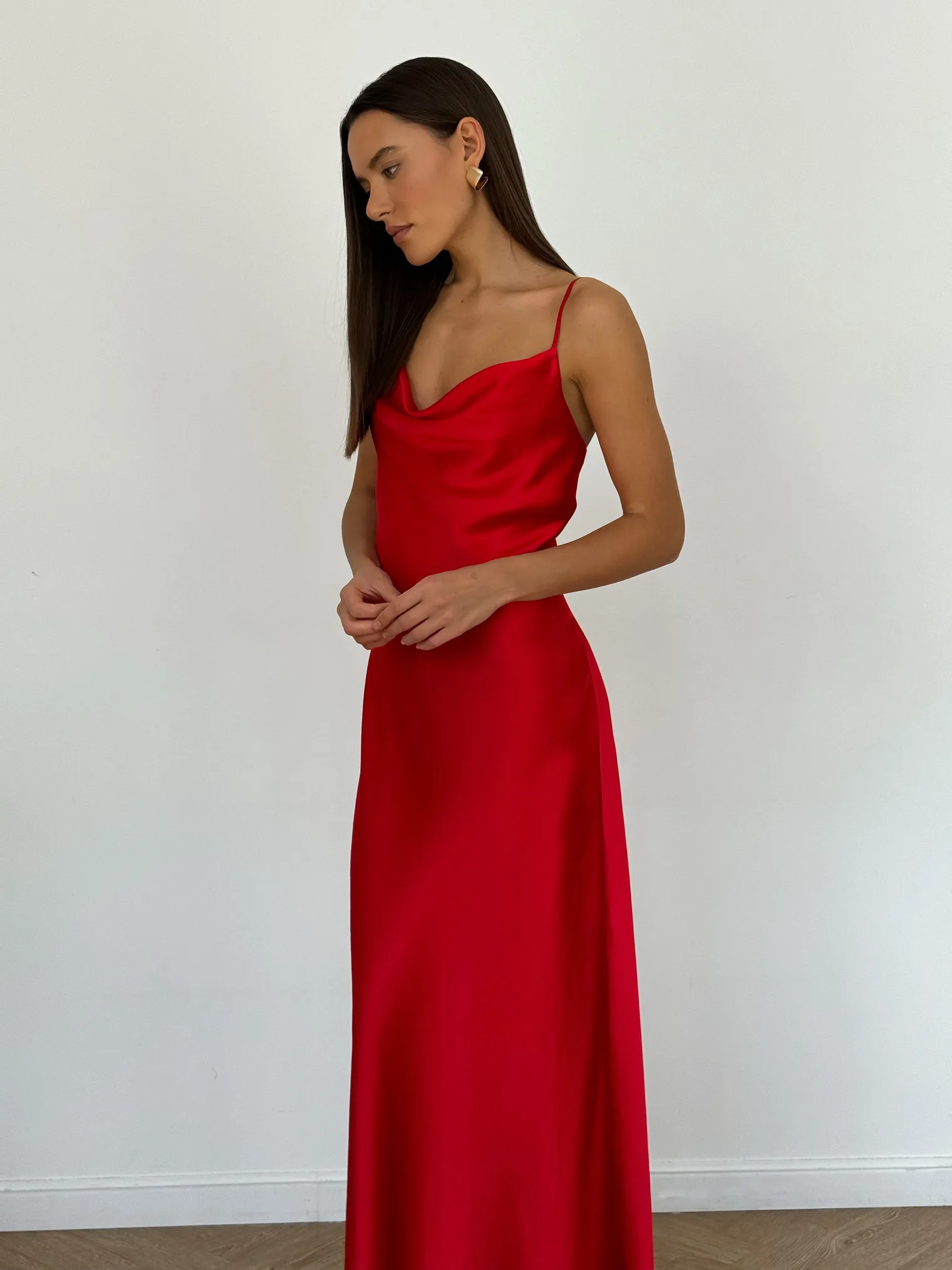 Платье-комбинация из струящейся ткани красного цвета фото 7