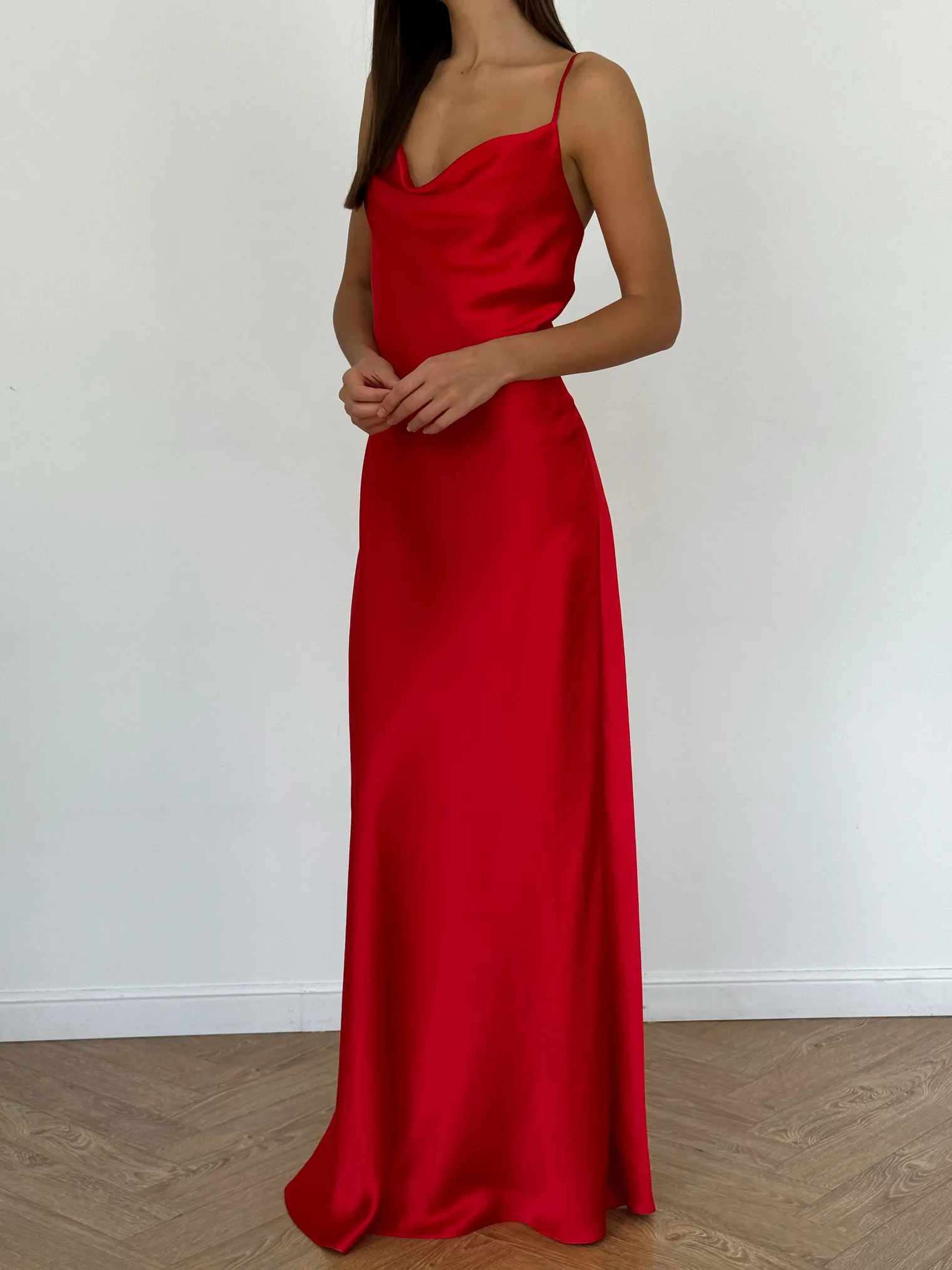 Платье-комбинация из струящейся ткани красного цвета фото 6