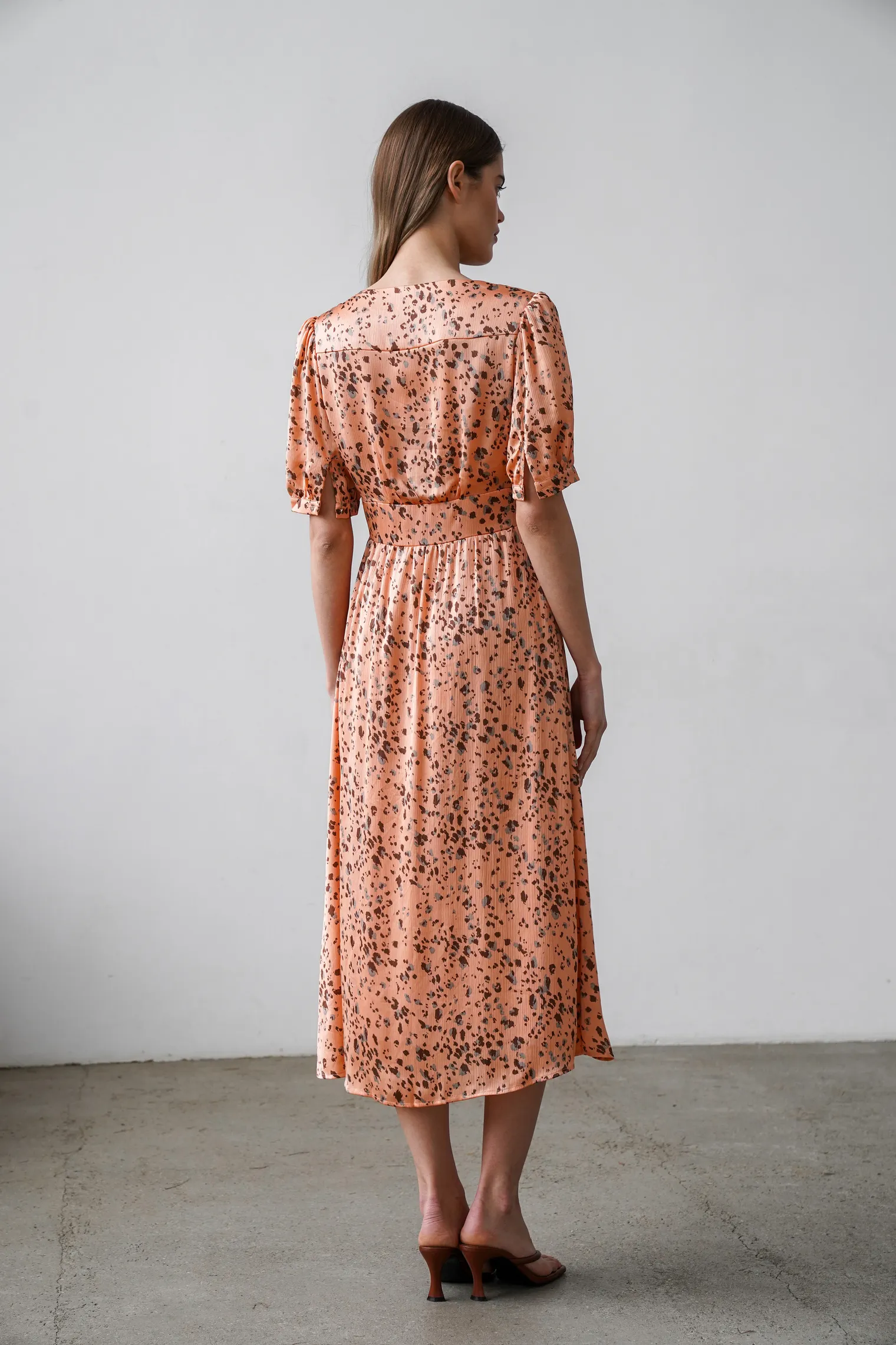 Платье на пуговицах с принтом в цвете оранжевый/коричневый фото 4