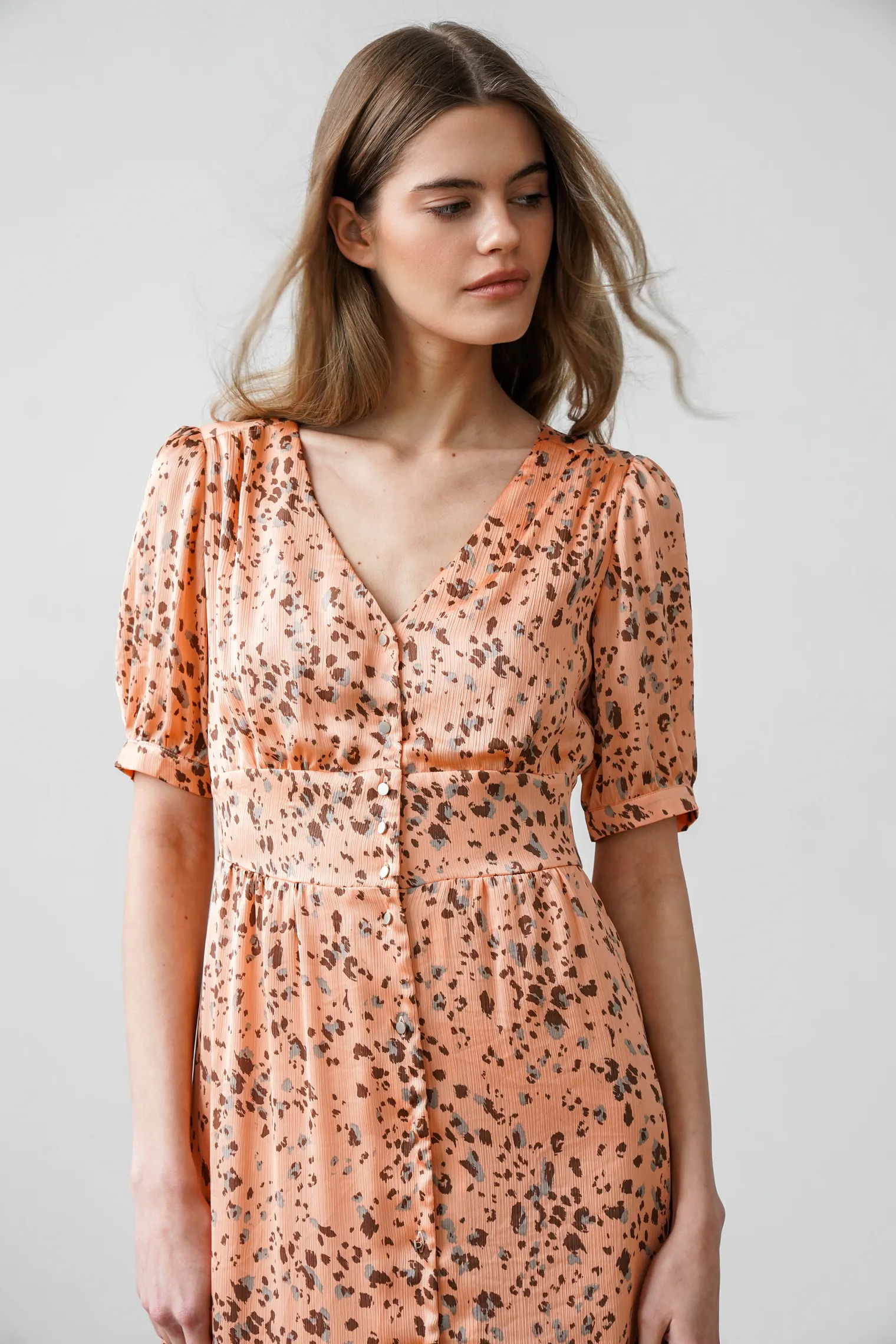 Платье на пуговицах с принтом в цвете оранжевый/коричневый фото 1