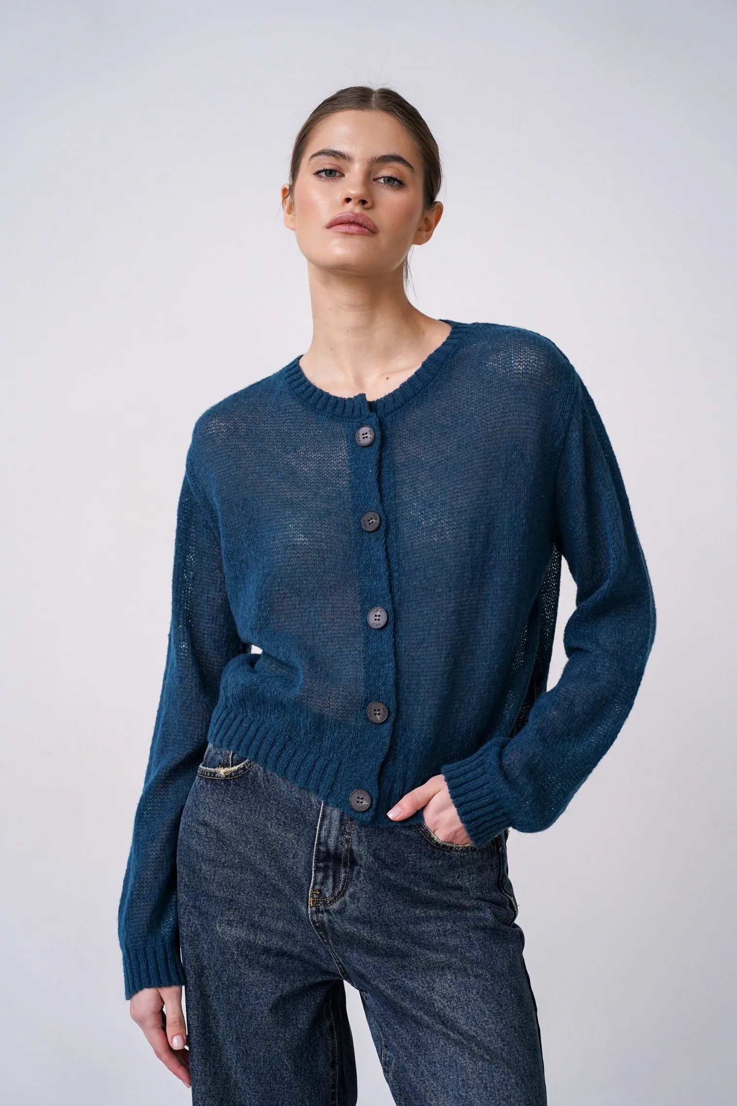 Кардиган ажурной вязки тёмно-синего цвета фото 6