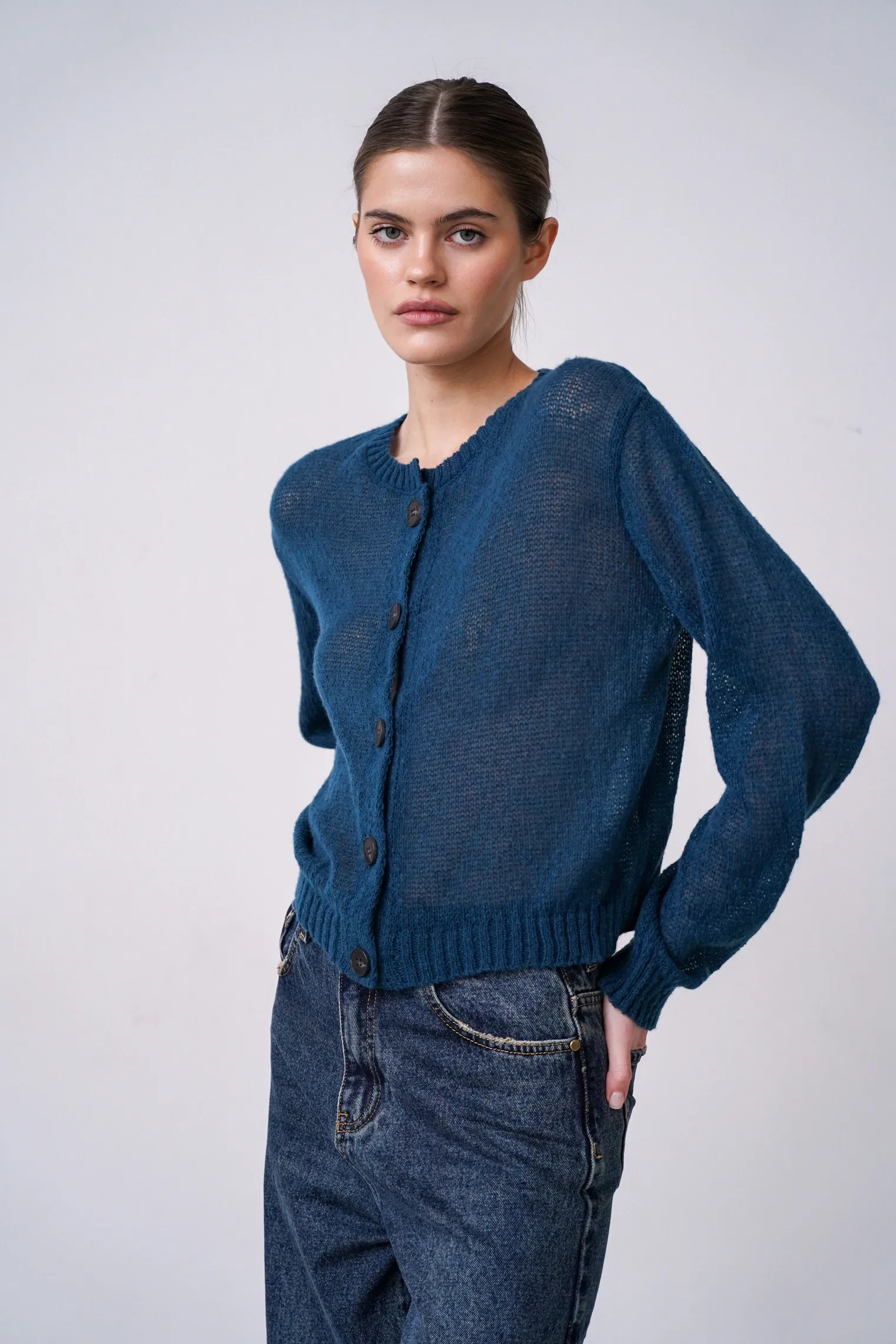 Кардиган ажурной вязки тёмно-синего цвета фото 5